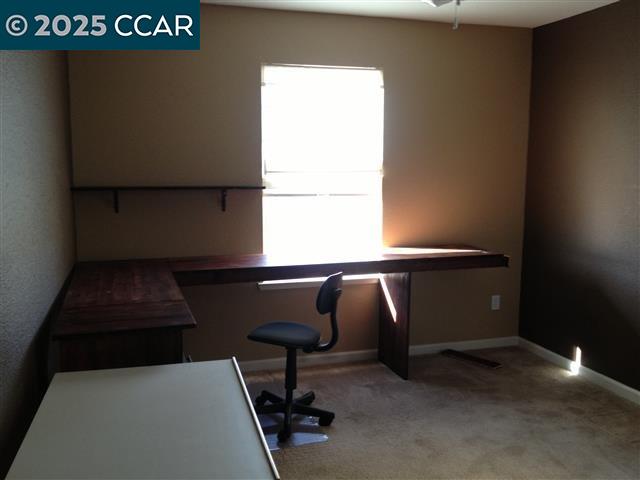 Detail Gallery Image 9 of 11 For 1646 Old Bridge Way, Stockton,  CA 95204 - 3 Beds | 2/1 Baths