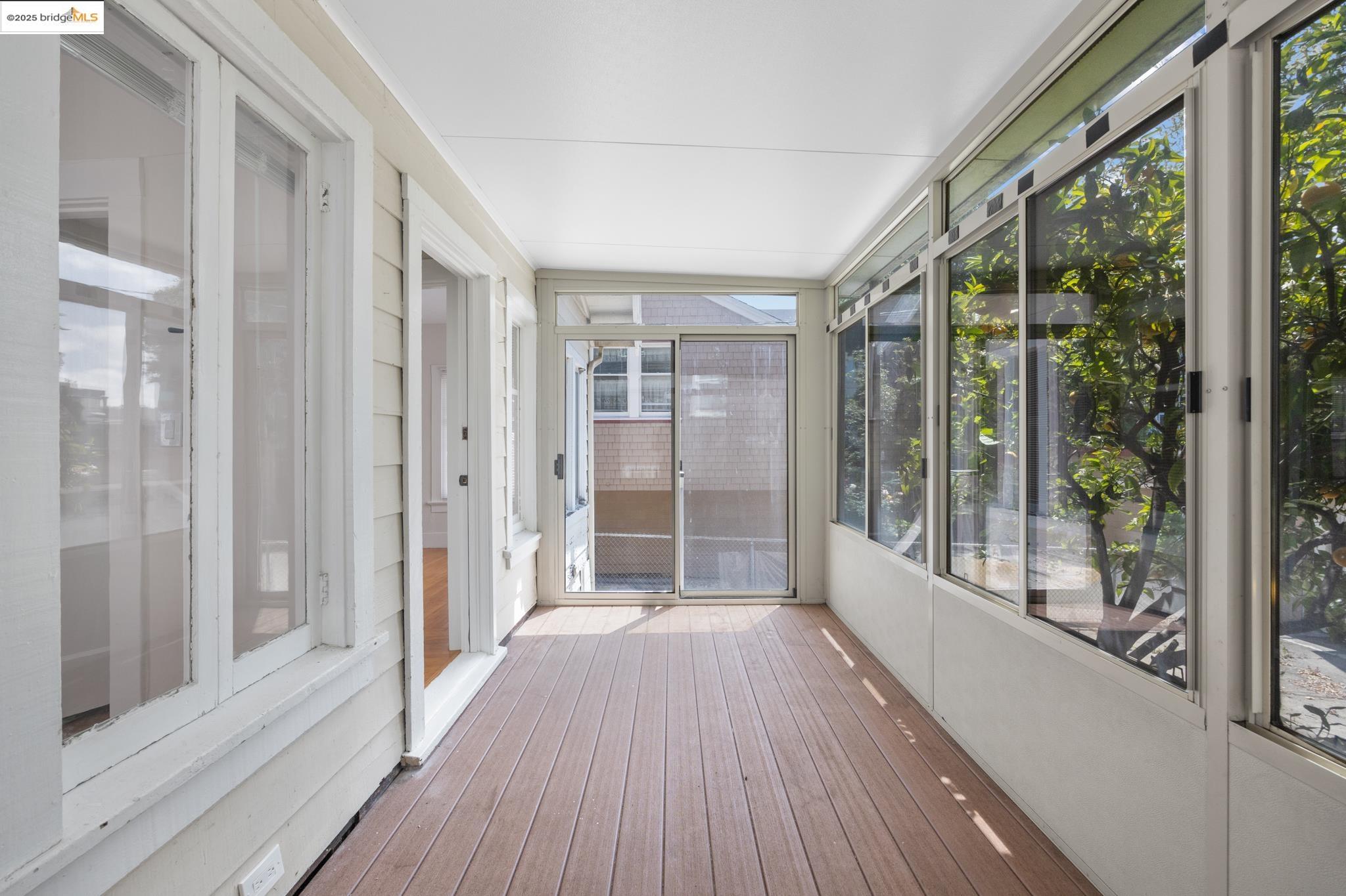 Detail Gallery Image 18 of 30 For 271 38th St, Oakland,  CA 94611 - 5 Beds | 3 Baths