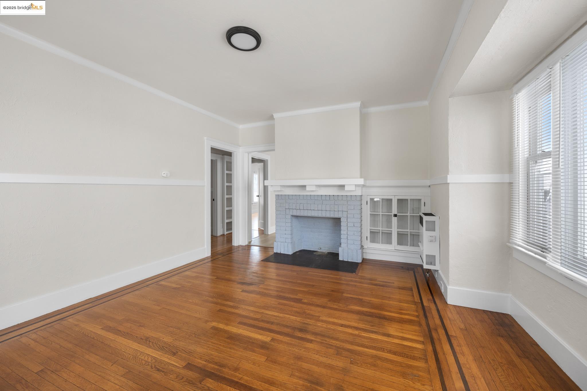 Detail Gallery Image 5 of 30 For 271 38th St, Oakland,  CA 94611 - 5 Beds | 3 Baths