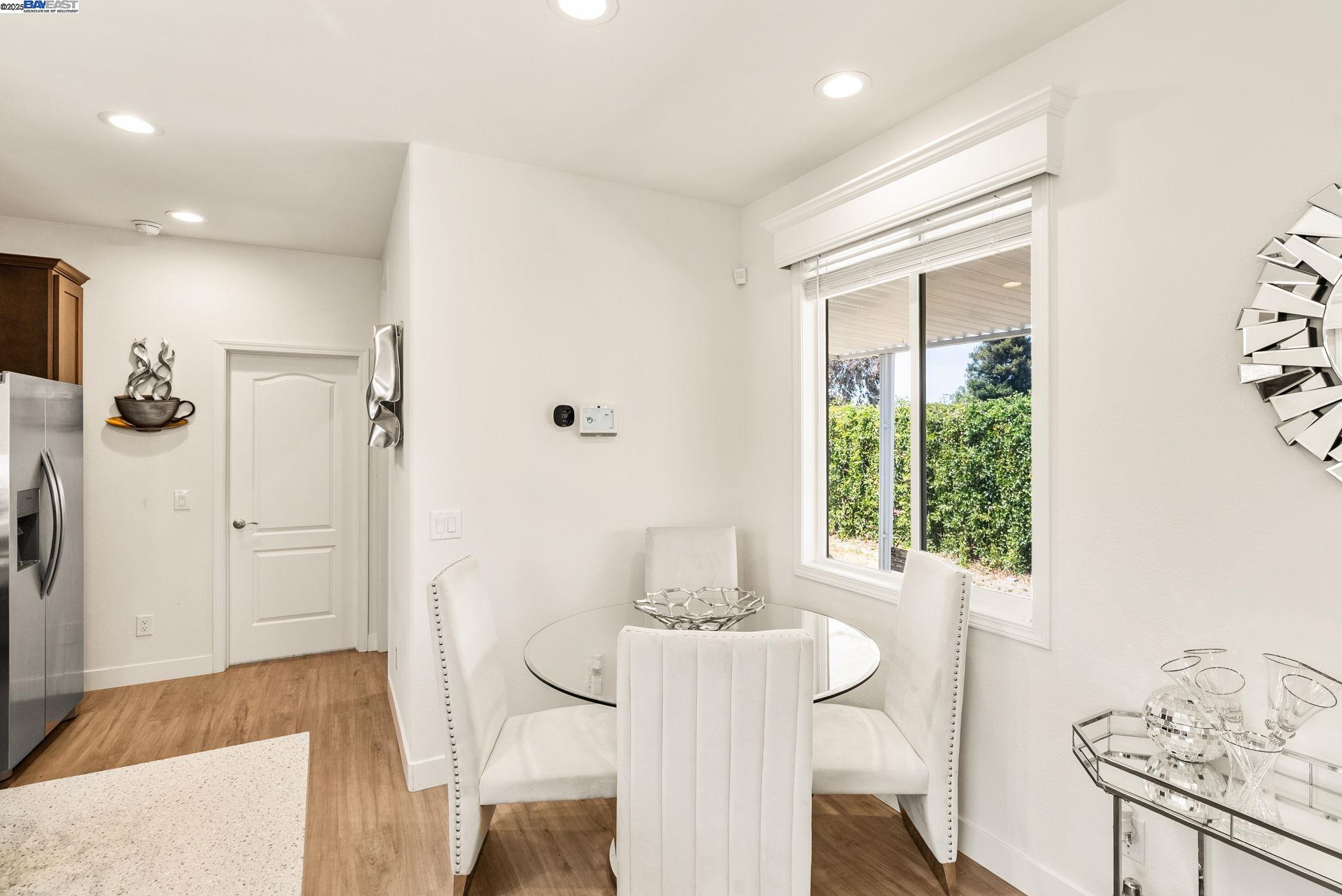Detail Gallery Image 6 of 33 For 65 Pali, Pittsburg,  CA 94565 - 2 Beds | 2 Baths
