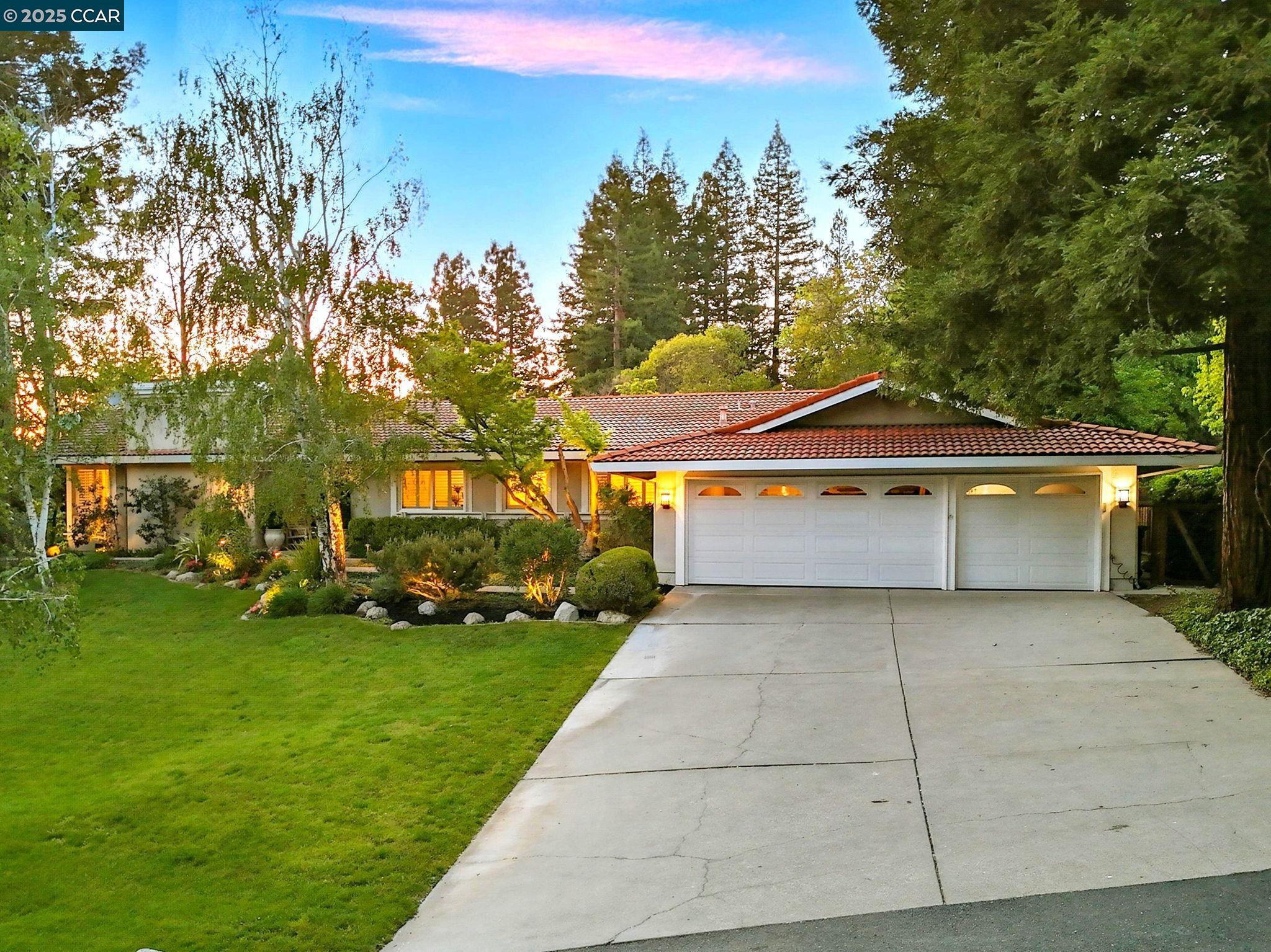 Detail Gallery Image 2 of 59 For 1804 Piedras Circle, Alamo,  CA 94507 - 4 Beds | 2/1 Baths