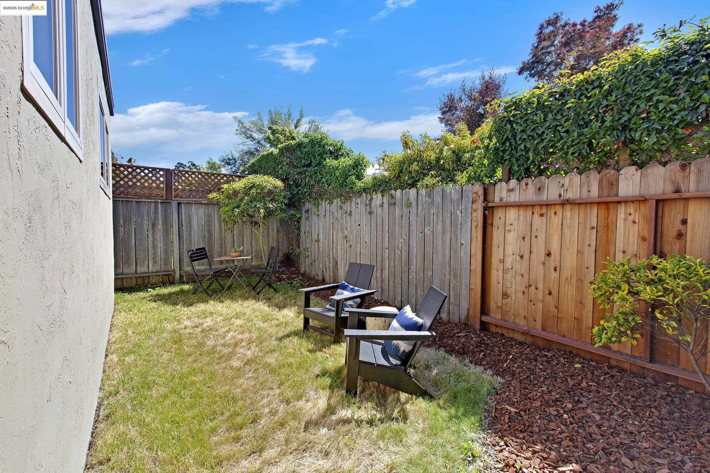 Detail Gallery Image 16 of 19 For 1062 Cornell Ave, Albany,  CA 94706 - 3 Beds | 1 Baths