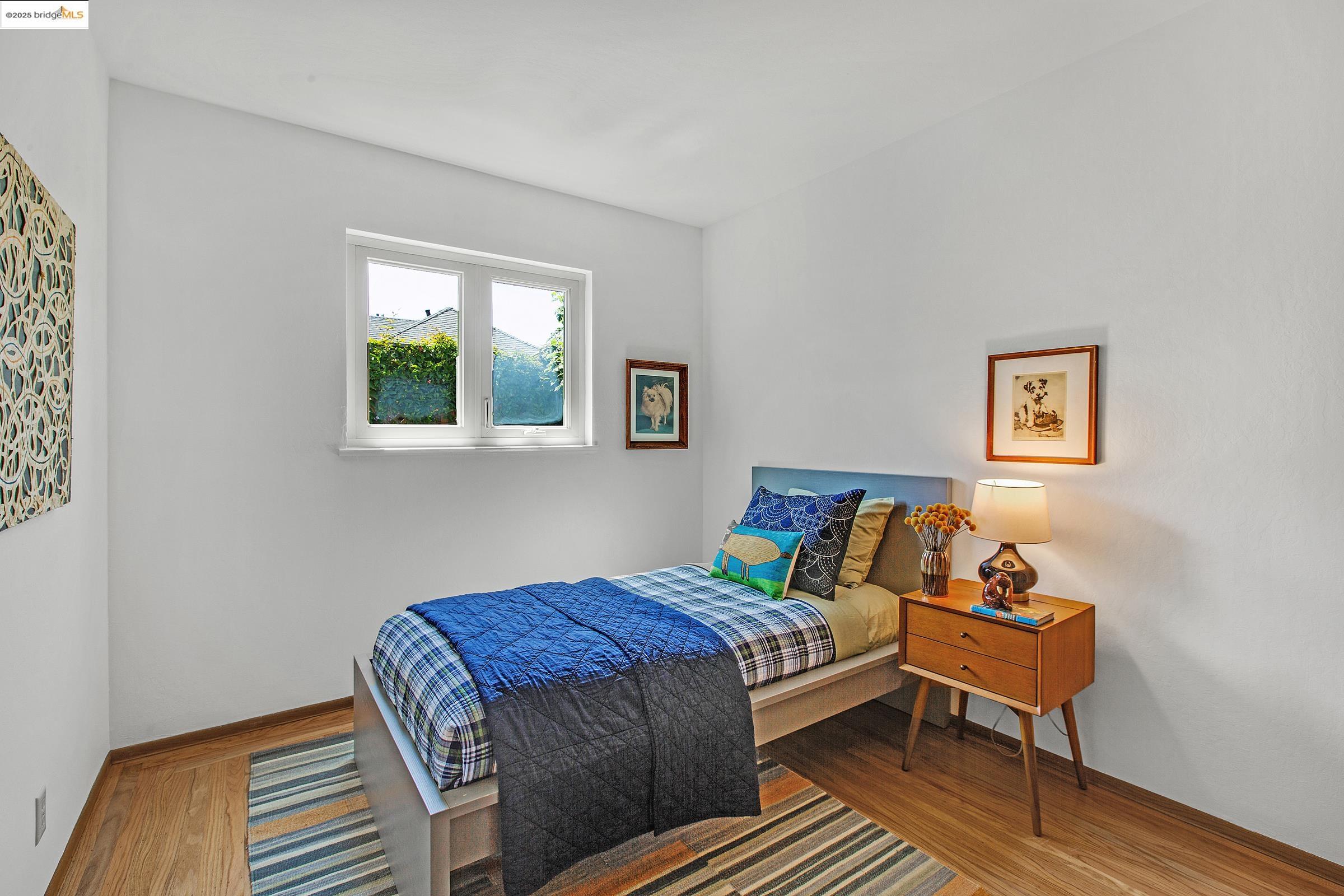 Detail Gallery Image 10 of 19 For 1062 Cornell Ave, Albany,  CA 94706 - 3 Beds | 1 Baths