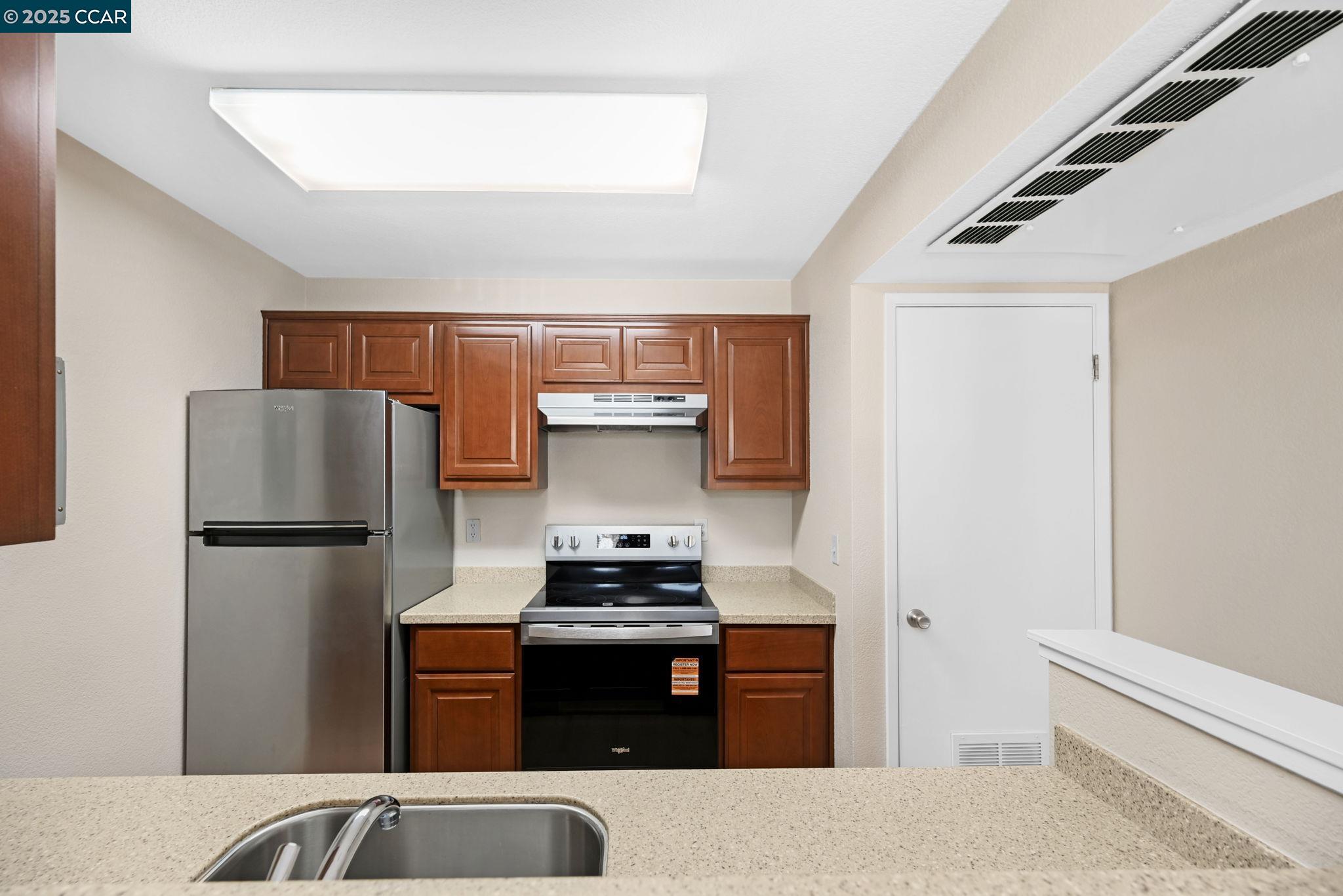 Detail Gallery Image 5 of 24 For 130 Reflections Dr #12,  San Ramon,  CA 94583 - 1 Beds | 1 Baths