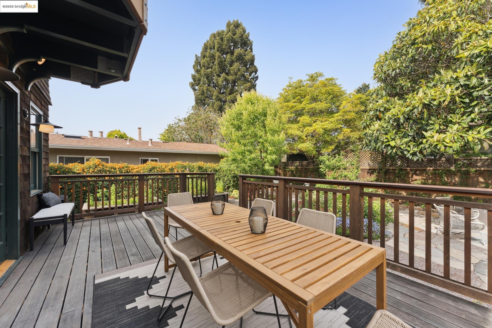 Detail Gallery Image 24 of 58 For 817 Curtis St, Albany,  CA 94706 - 4 Beds | 2/1 Baths