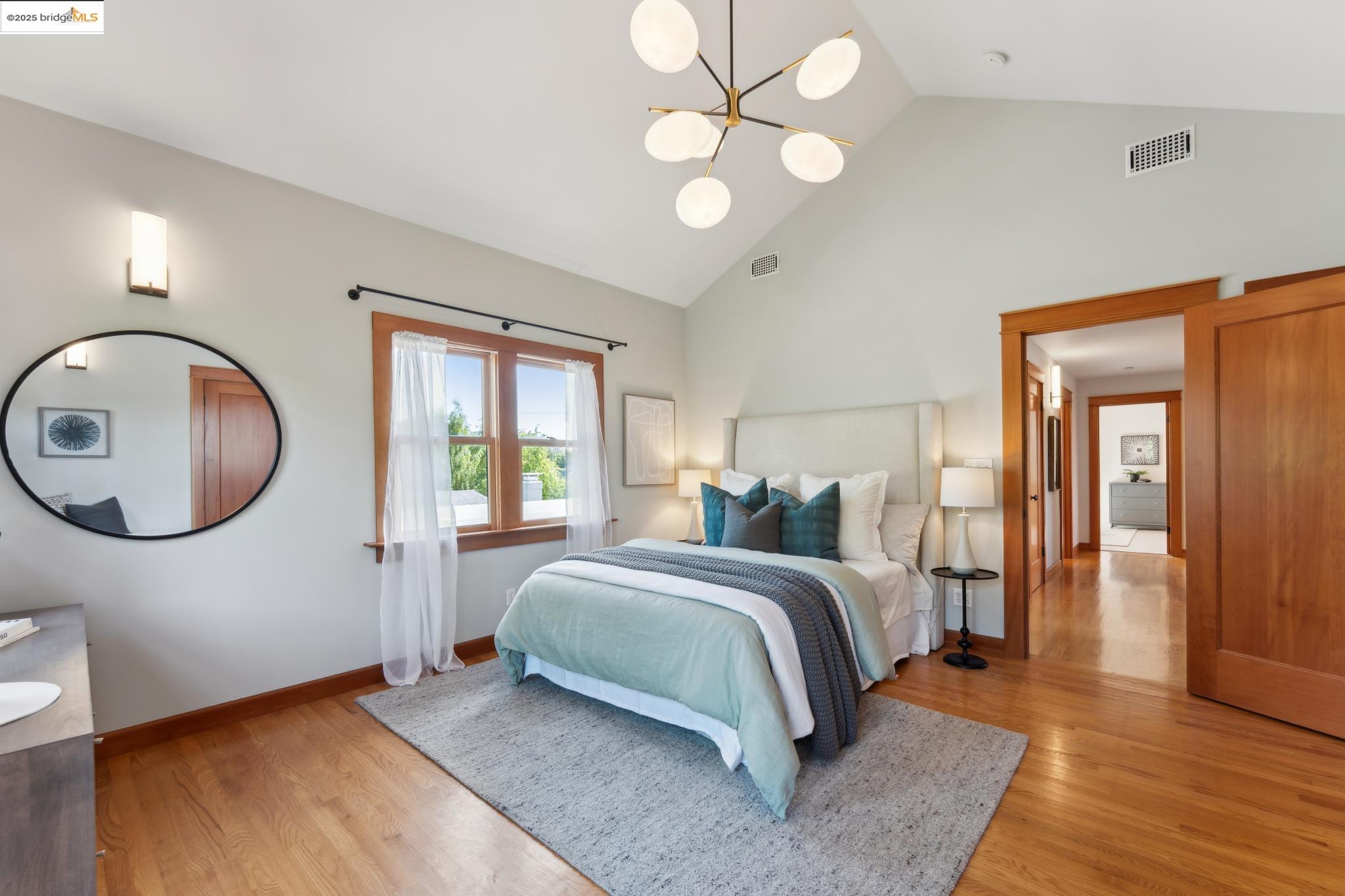 Detail Gallery Image 32 of 58 For 817 Curtis St, Albany,  CA 94706 - 4 Beds | 2/1 Baths
