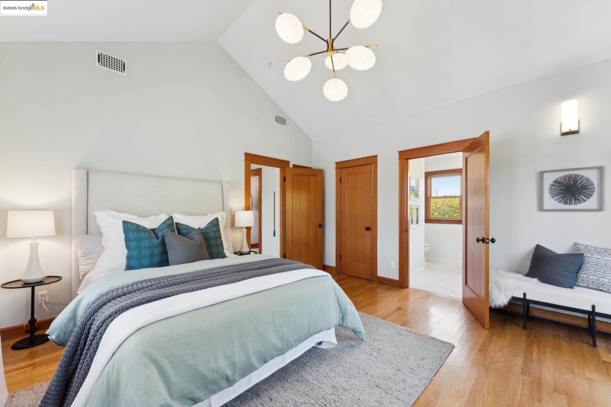 Detail Gallery Image 34 of 58 For 817 Curtis St, Albany,  CA 94706 - 4 Beds | 2/1 Baths