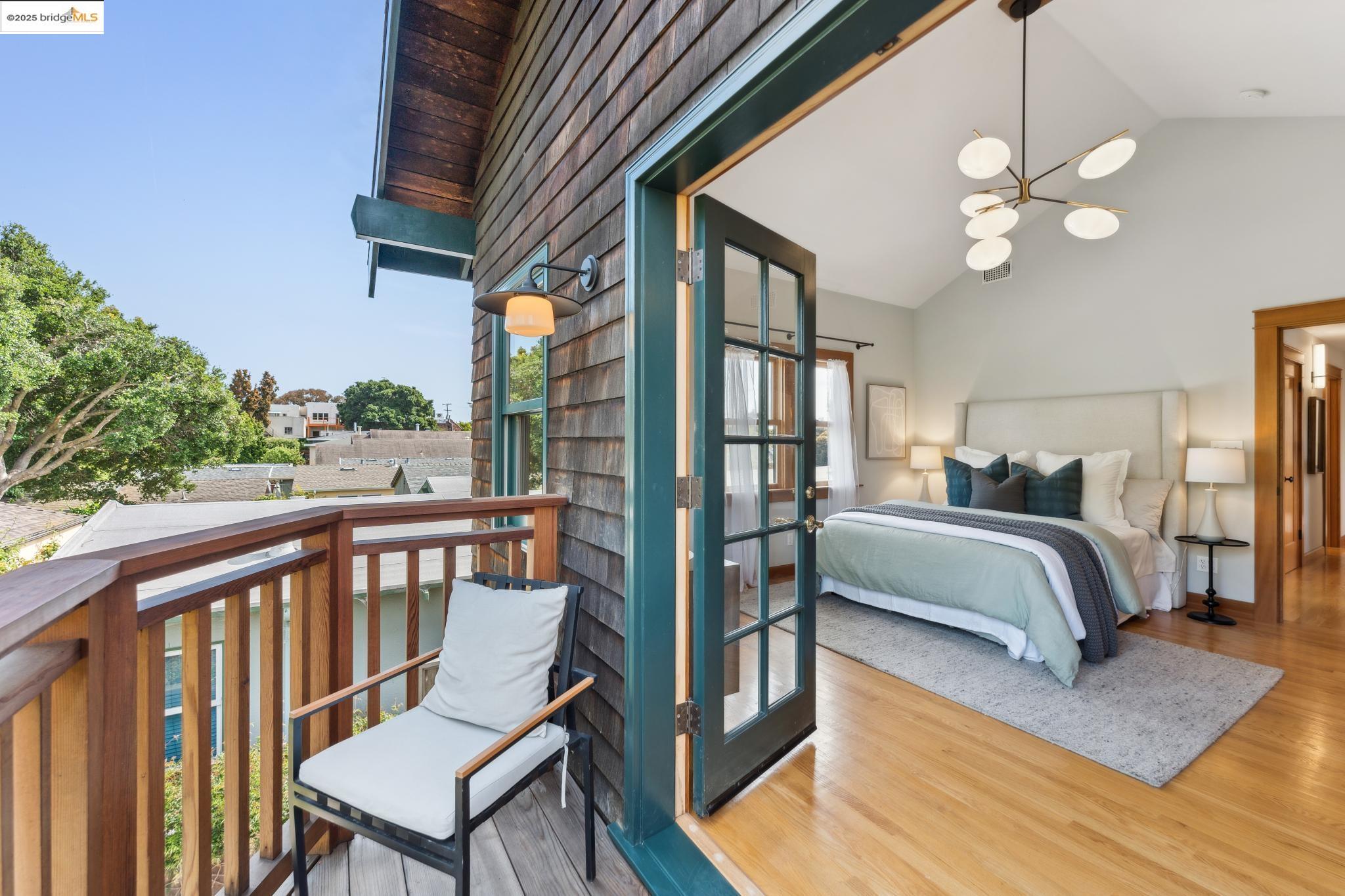 Detail Gallery Image 38 of 58 For 817 Curtis St, Albany,  CA 94706 - 4 Beds | 2/1 Baths