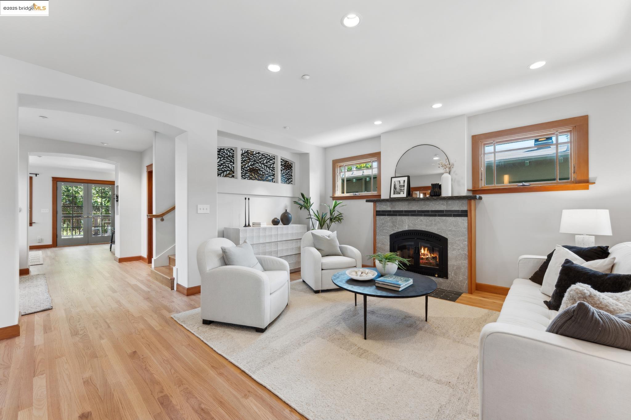 Detail Gallery Image 8 of 58 For 817 Curtis St, Albany,  CA 94706 - 4 Beds | 2/1 Baths