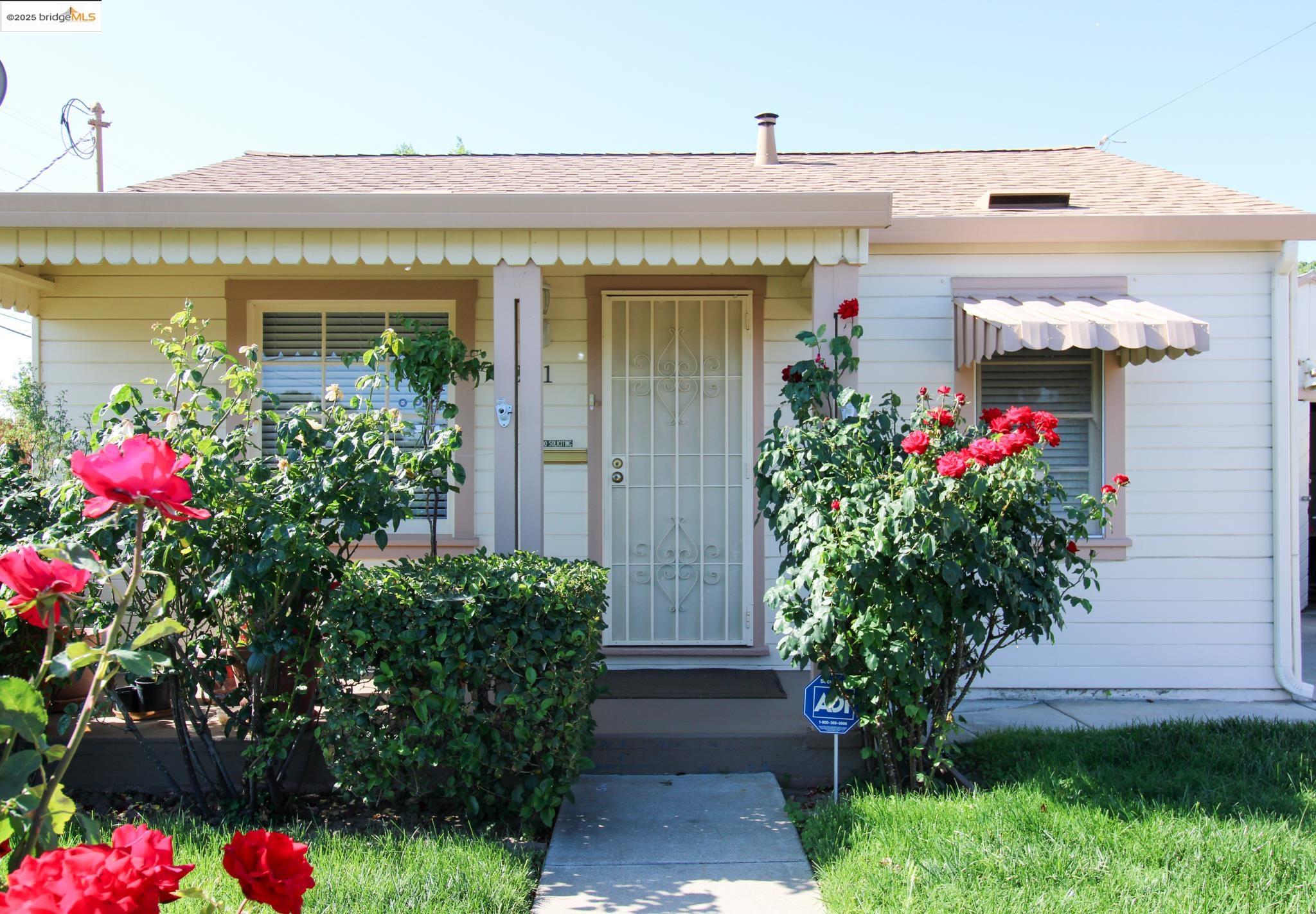 Detail Gallery Image 1 of 13 For 301 Texas St, Antioch,  CA 94509 - 2 Beds | 1 Baths