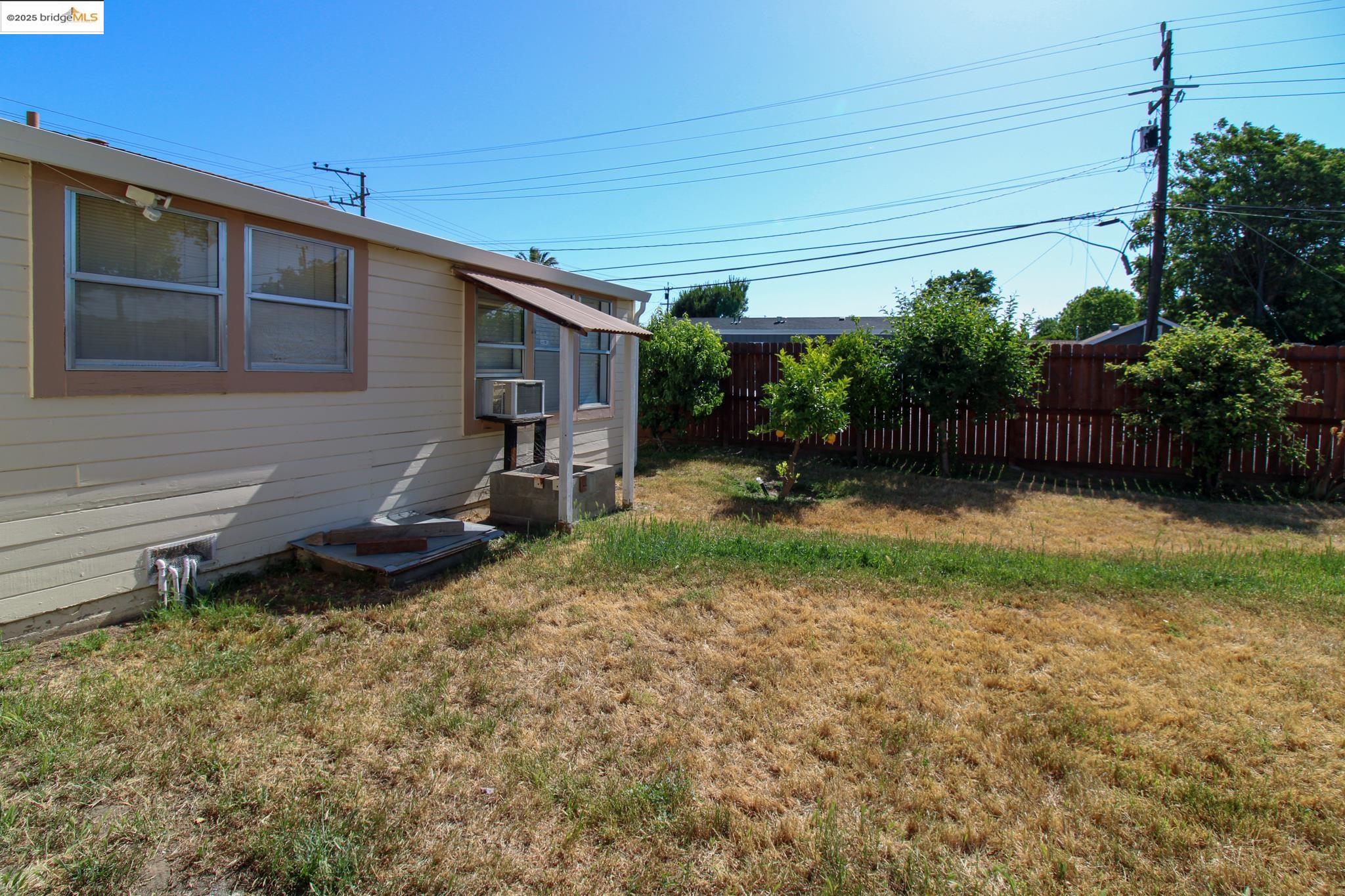 Detail Gallery Image 11 of 13 For 301 Texas St, Antioch,  CA 94509 - 2 Beds | 1 Baths