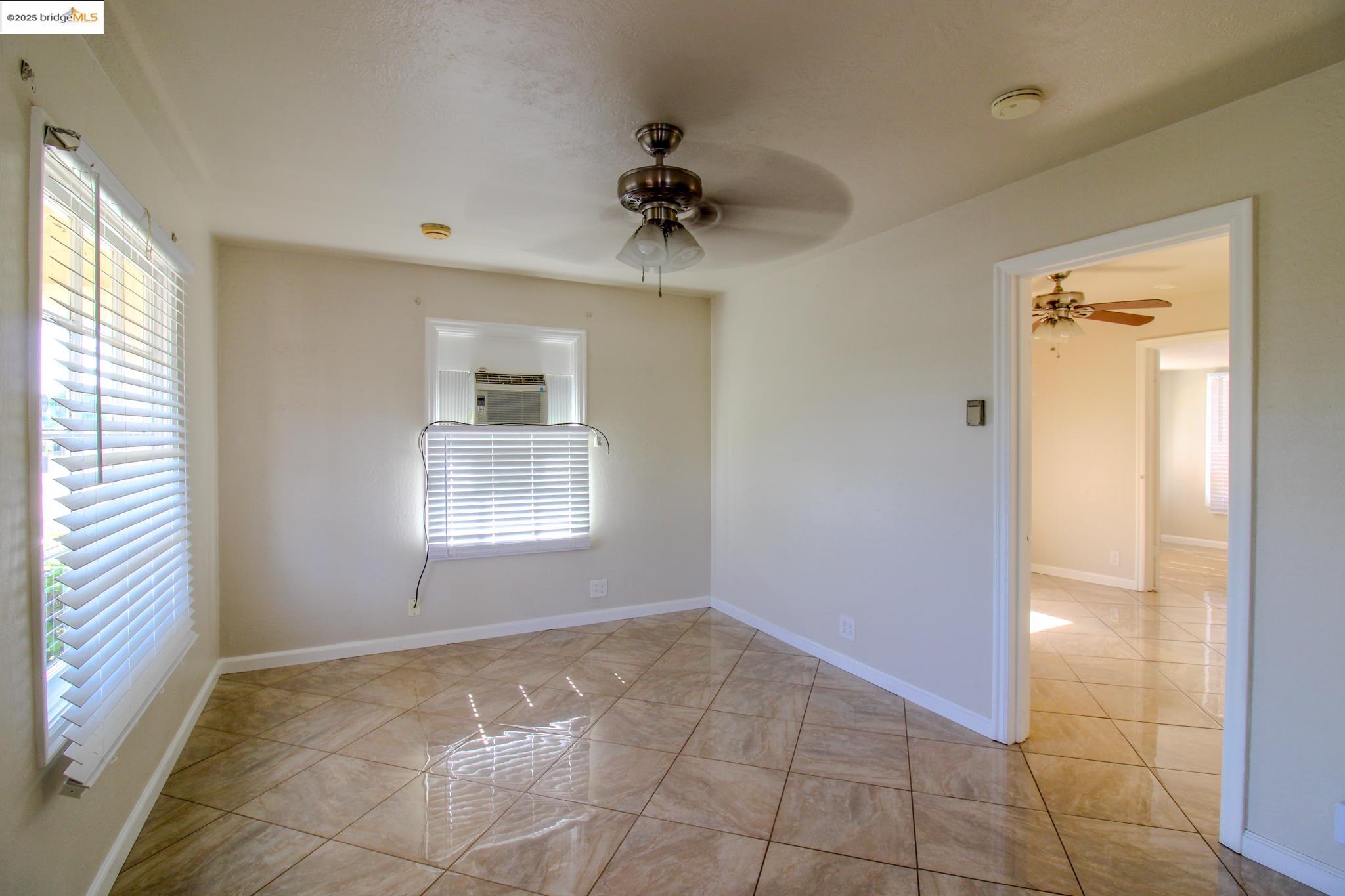 Detail Gallery Image 6 of 13 For 301 Texas St, Antioch,  CA 94509 - 2 Beds | 1 Baths