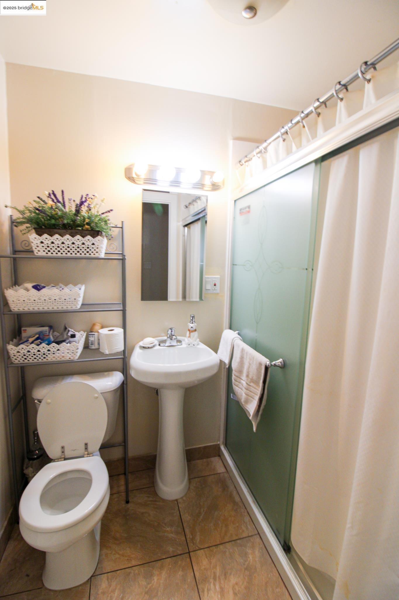 Detail Gallery Image 10 of 13 For 301 Texas St, Antioch,  CA 94509 - 2 Beds | 1 Baths