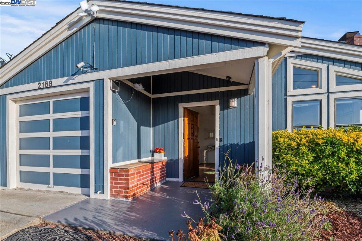 Detail Gallery Image 2 of 57 For 2168 167th Ave, San Leandro,  CA 94578 - 3 Beds | 2 Baths