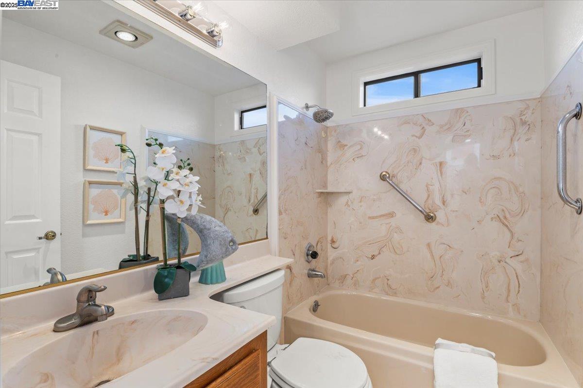 Detail Gallery Image 15 of 57 For 2168 167th Ave, San Leandro,  CA 94578 - 3 Beds | 2 Baths