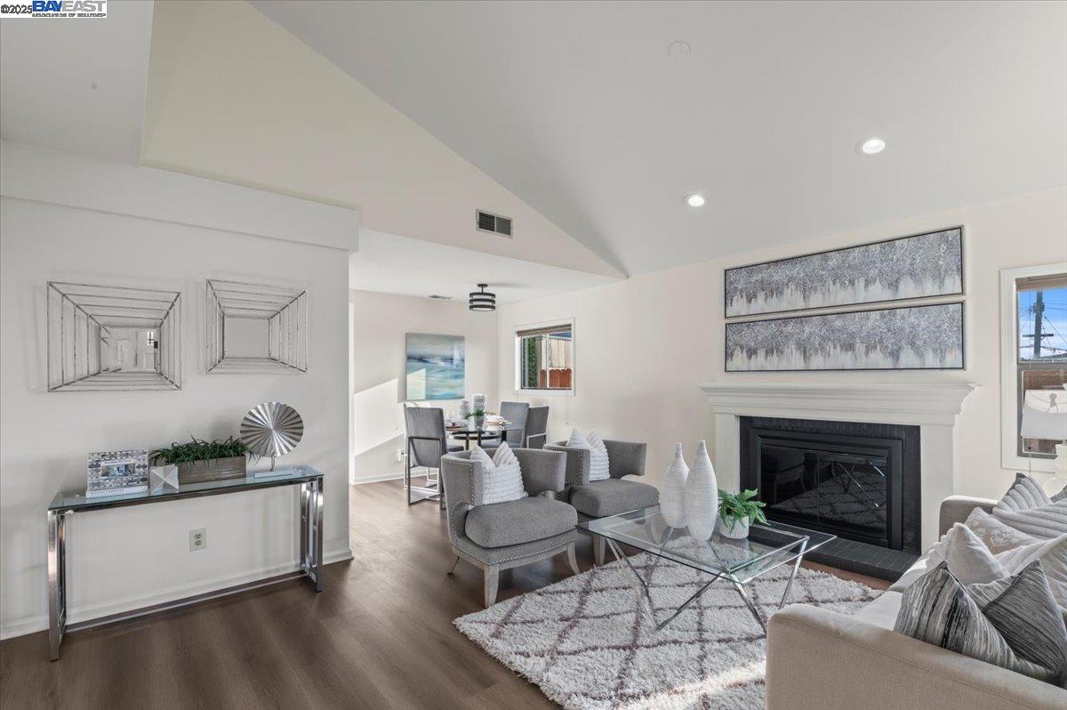 Detail Gallery Image 5 of 57 For 2168 167th Ave, San Leandro,  CA 94578 - 3 Beds | 2 Baths
