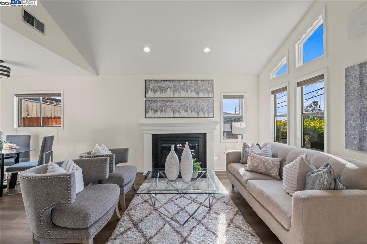 Detail Gallery Image 6 of 57 For 2168 167th Ave, San Leandro,  CA 94578 - 3 Beds | 2 Baths