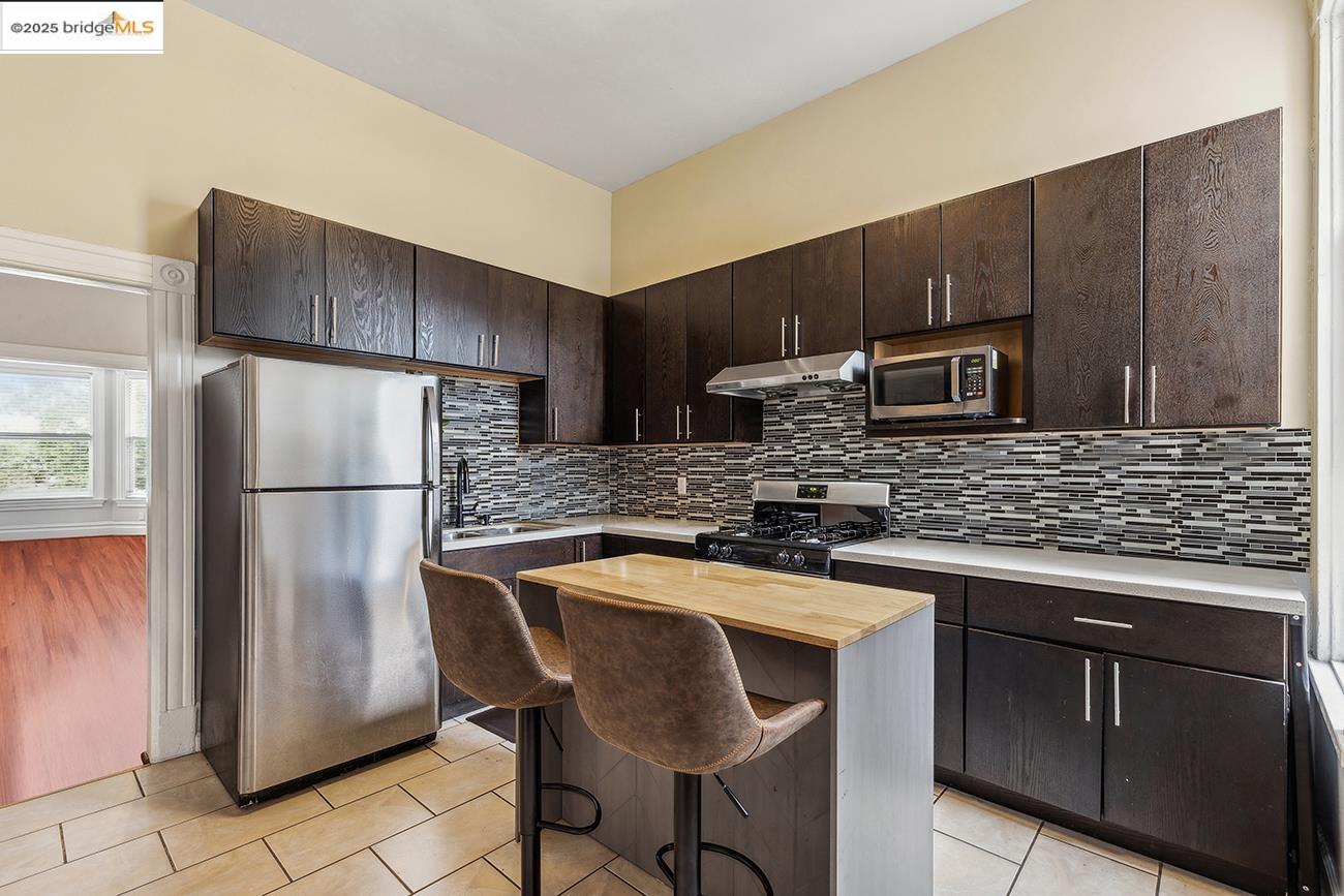 Detail Gallery Image 18 of 31 For 621 Fallon St, Oakland,  CA 94607 - – Beds | – Baths