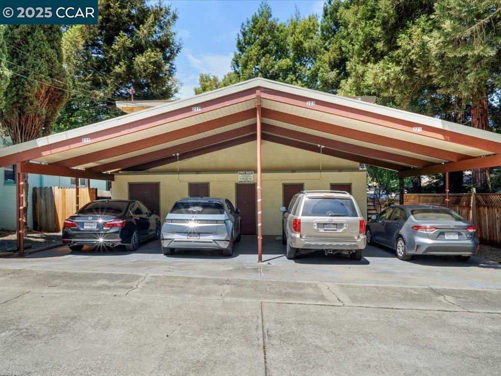 Detail Gallery Image 1 of 21 For 221 Green St, Martinez,  CA 94553 - – Beds | – Baths