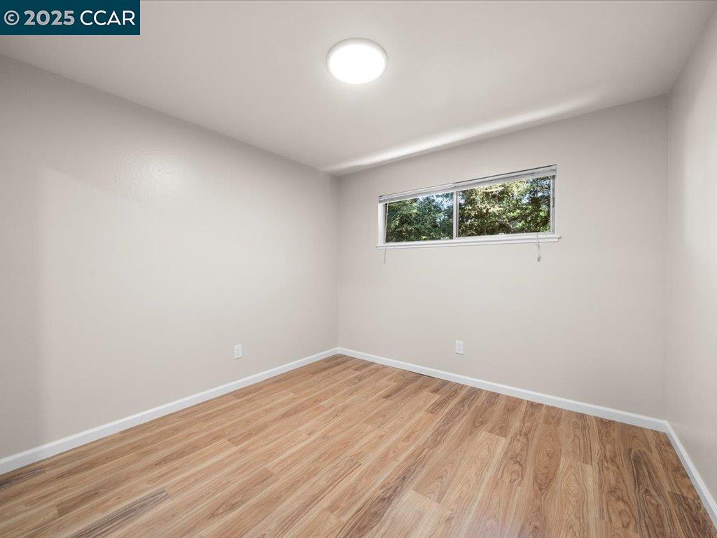 Detail Gallery Image 12 of 21 For 221 Green St, Martinez,  CA 94553 - – Beds | – Baths