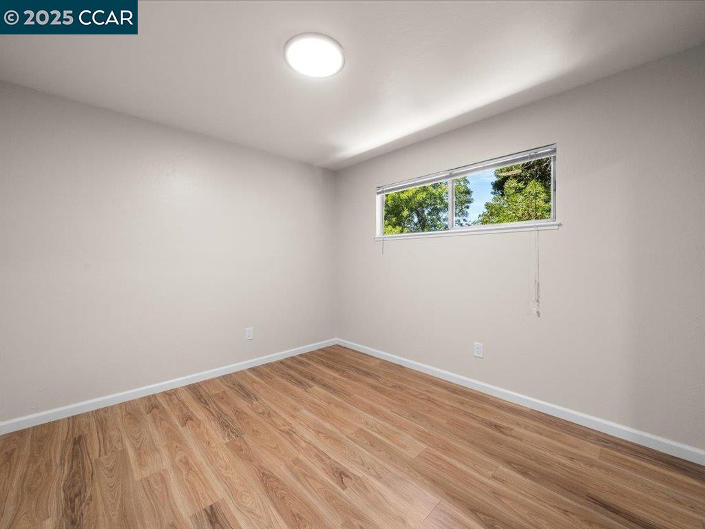 Detail Gallery Image 13 of 21 For 221 Green St, Martinez,  CA 94553 - – Beds | – Baths