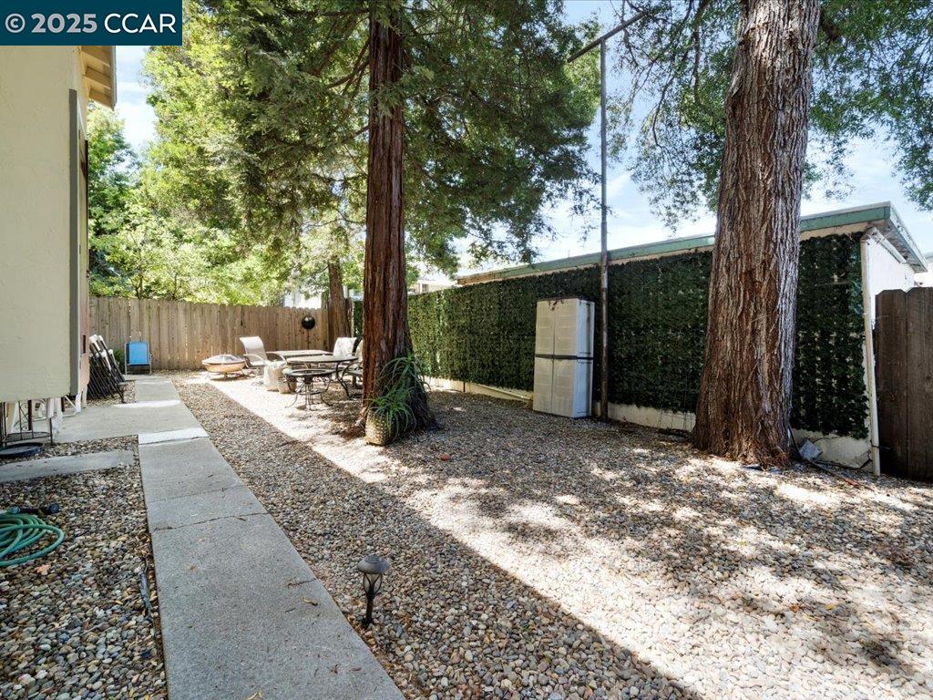 Detail Gallery Image 15 of 21 For 221 Green St, Martinez,  CA 94553 - – Beds | – Baths