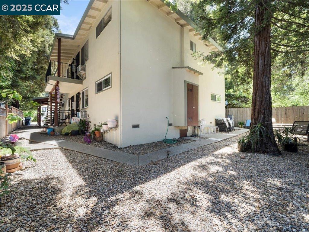 Detail Gallery Image 16 of 21 For 221 Green St, Martinez,  CA 94553 - – Beds | – Baths