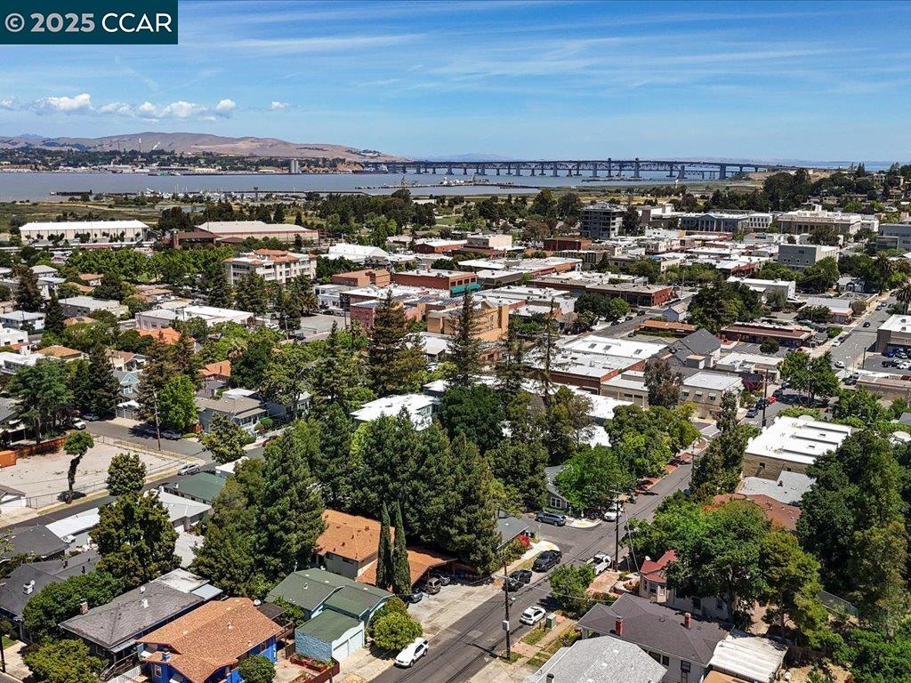 Detail Gallery Image 17 of 21 For 221 Green St, Martinez,  CA 94553 - – Beds | – Baths