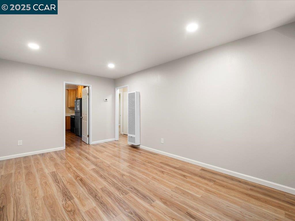 Detail Gallery Image 5 of 21 For 221 Green St, Martinez,  CA 94553 - – Beds | – Baths