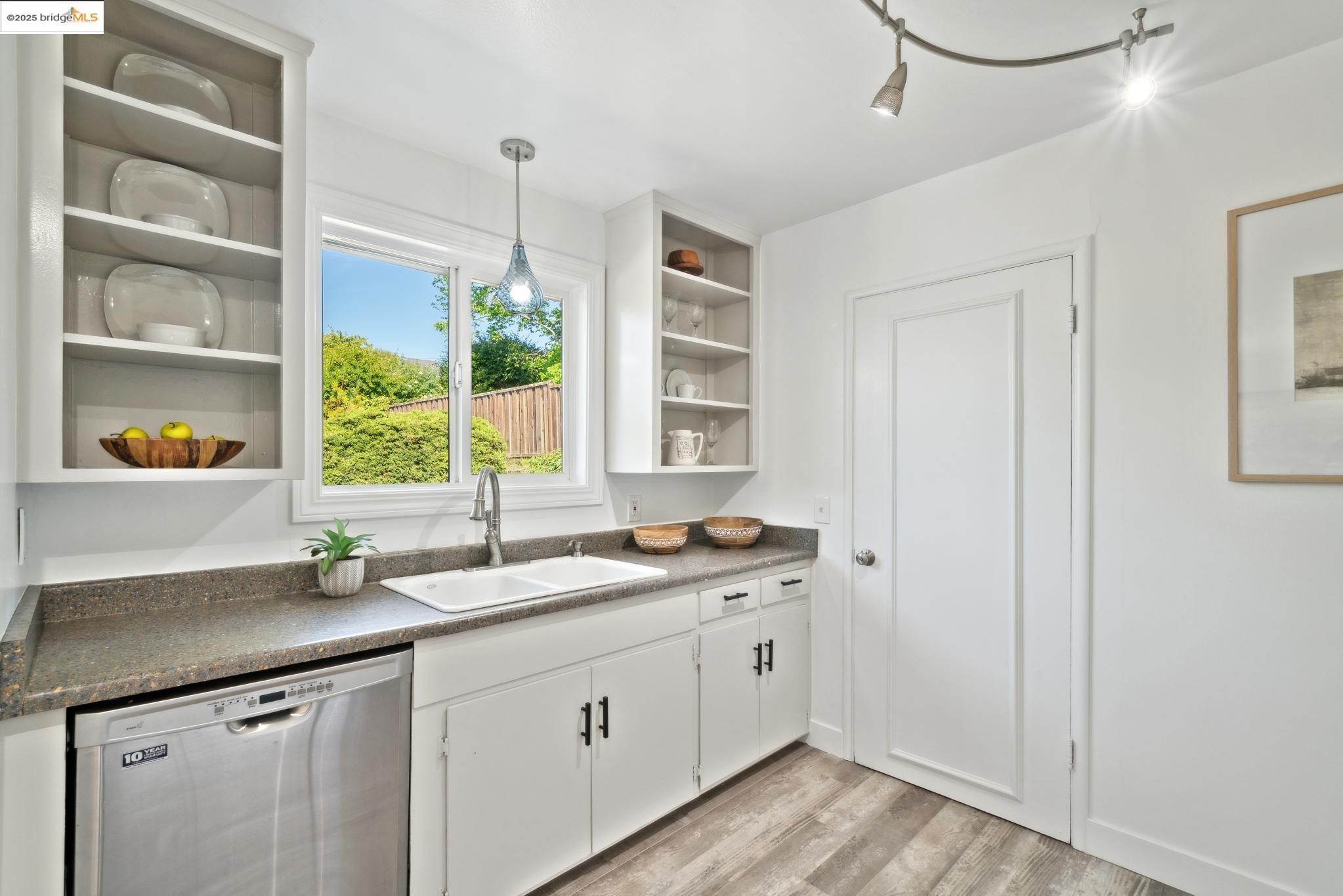 Detail Gallery Image 13 of 33 For 664 Amador St, Richmond,  CA 94805 - 2 Beds | 1 Baths