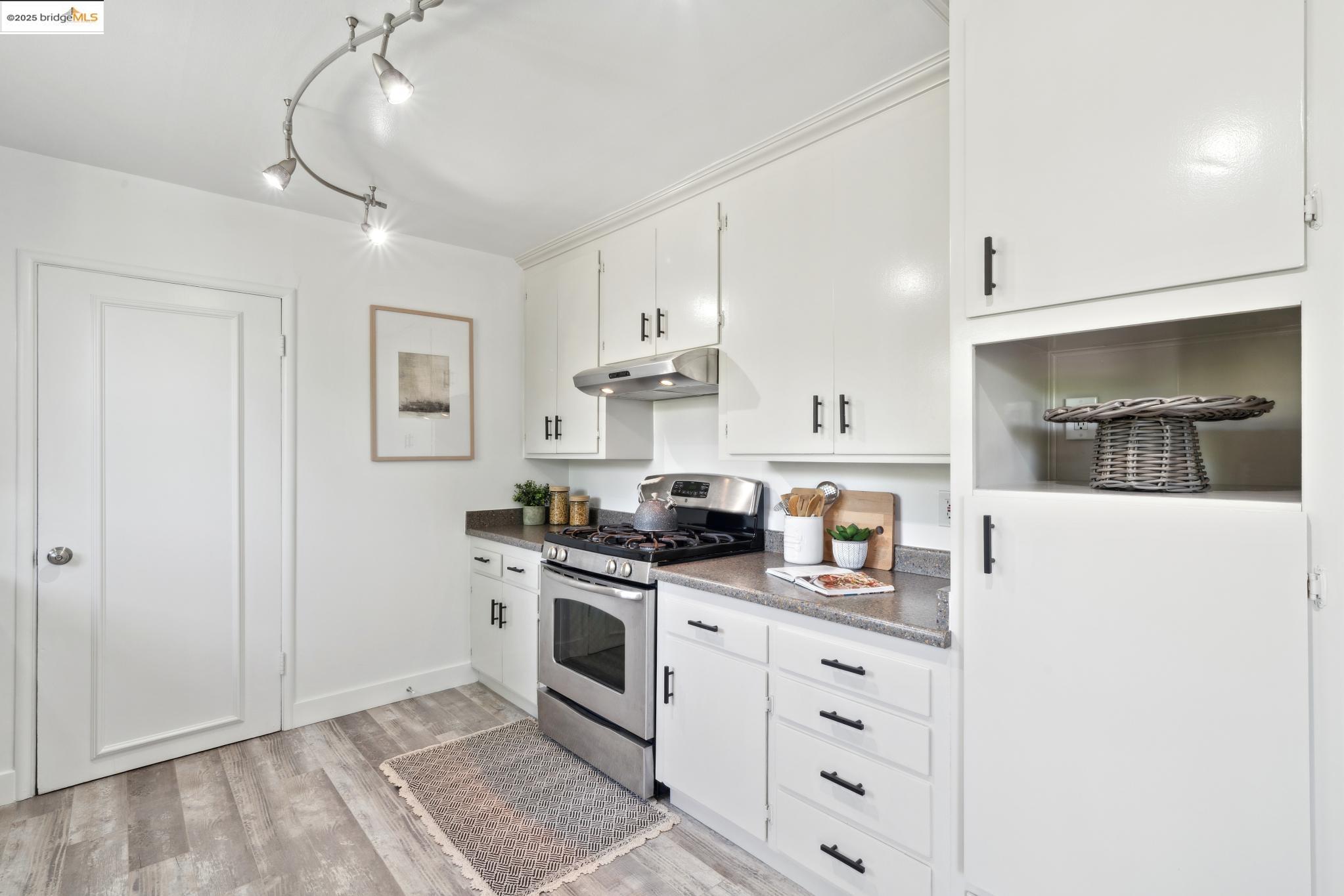 Detail Gallery Image 14 of 33 For 664 Amador St, Richmond,  CA 94805 - 2 Beds | 1 Baths