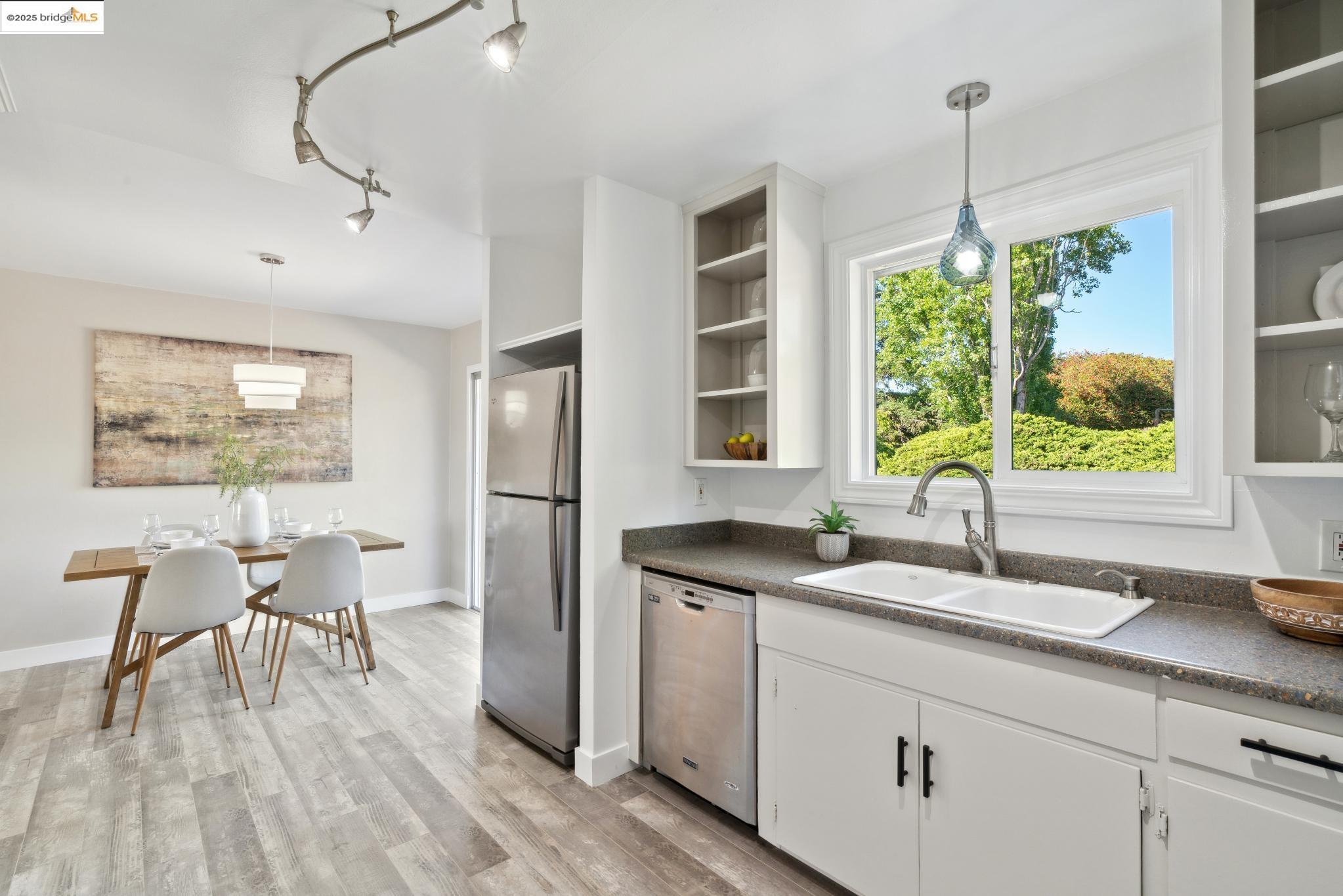 Detail Gallery Image 15 of 33 For 664 Amador St, Richmond,  CA 94805 - 2 Beds | 1 Baths