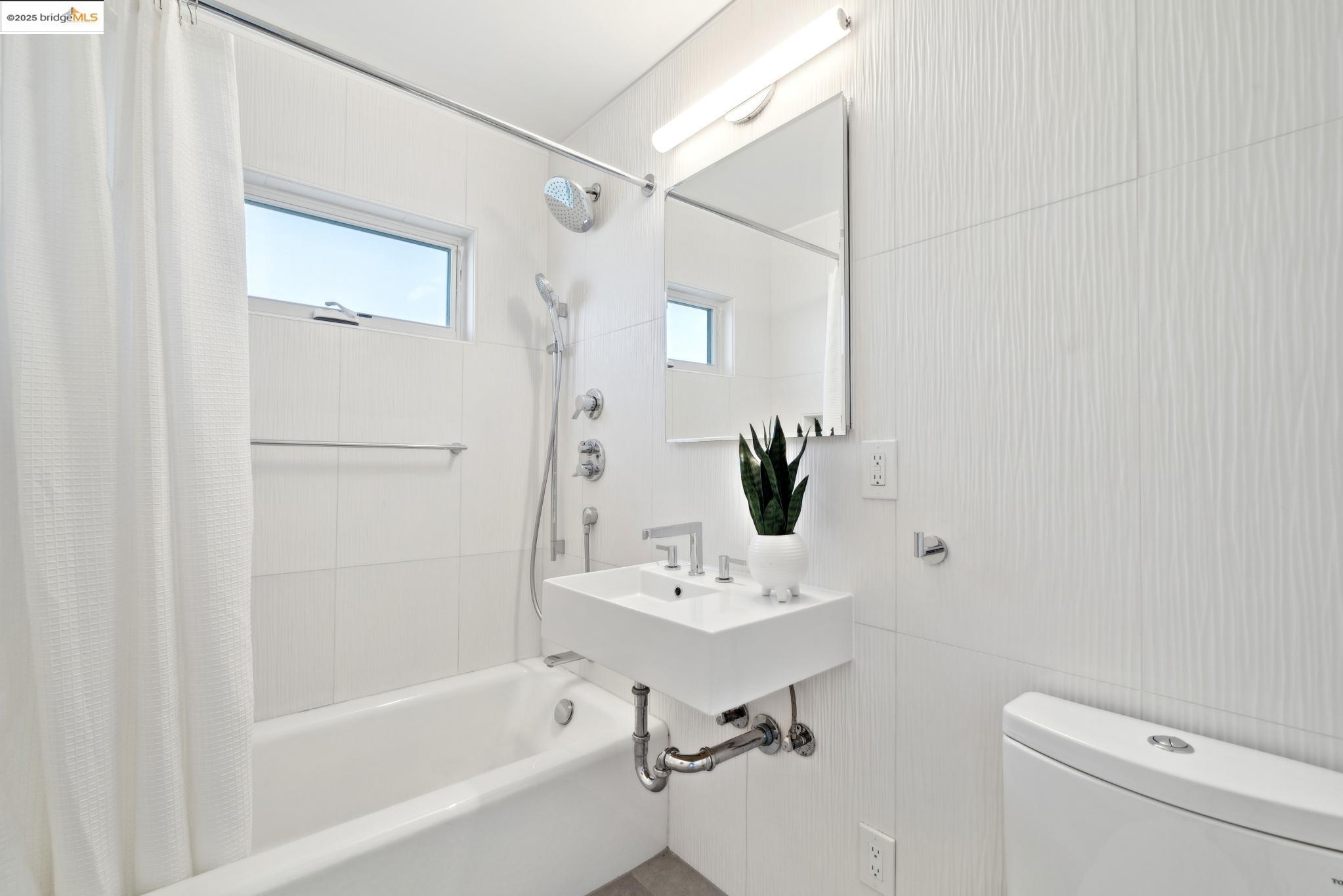 Detail Gallery Image 21 of 33 For 664 Amador St, Richmond,  CA 94805 - 2 Beds | 1 Baths