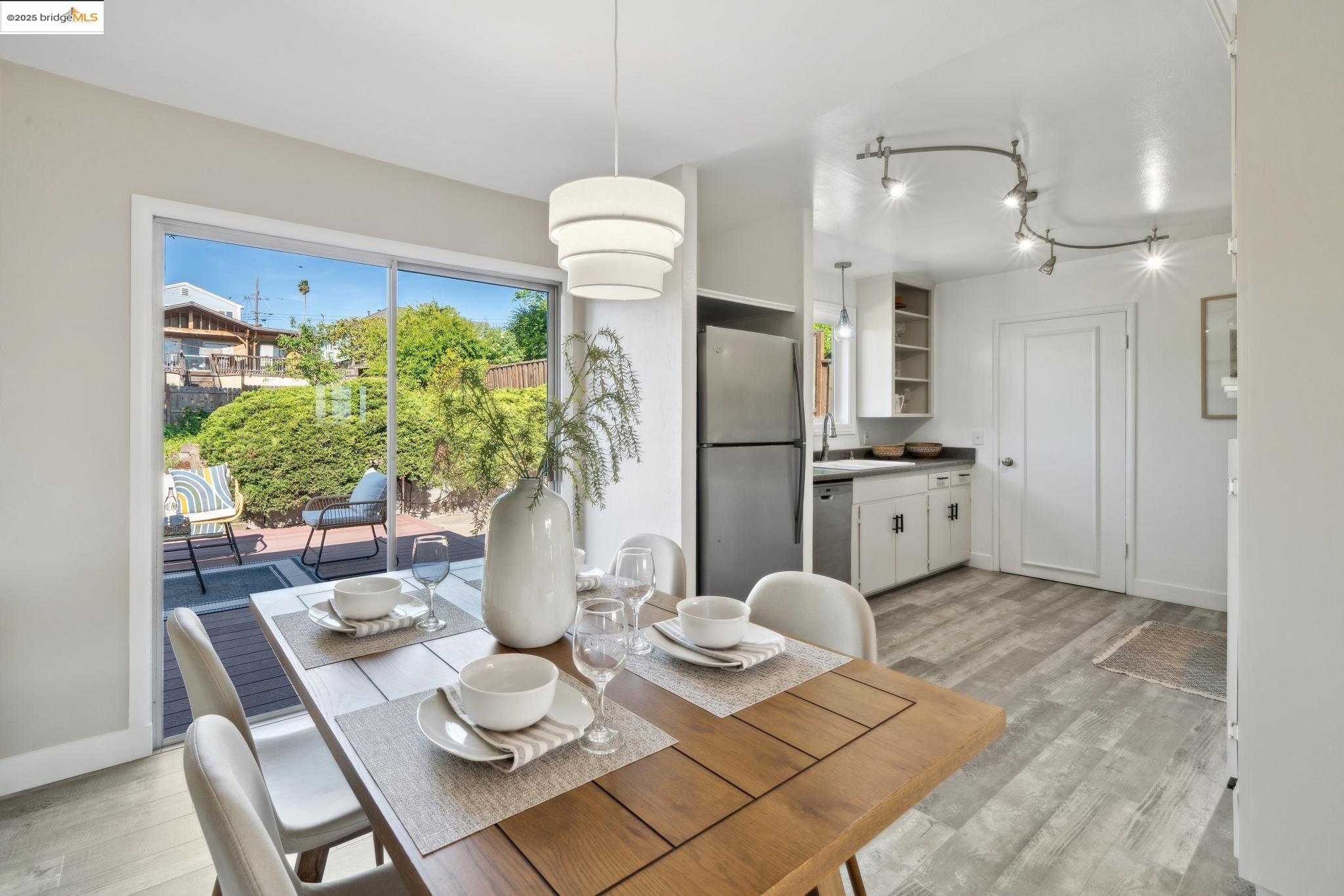 Detail Gallery Image 9 of 33 For 664 Amador St, Richmond,  CA 94805 - 2 Beds | 1 Baths