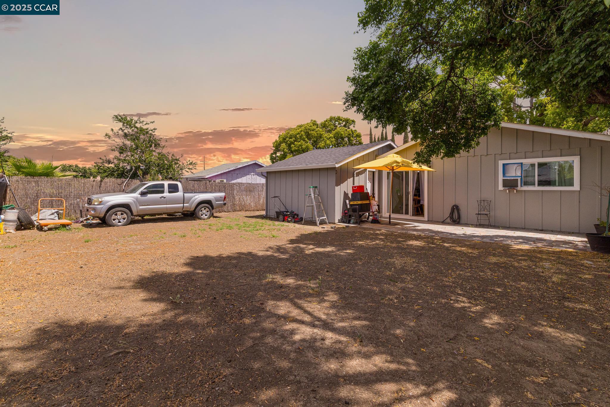 Detail Gallery Image 16 of 23 For 1652 Deems St, Pittsburg,  CA 94565 - 3 Beds | 1 Baths