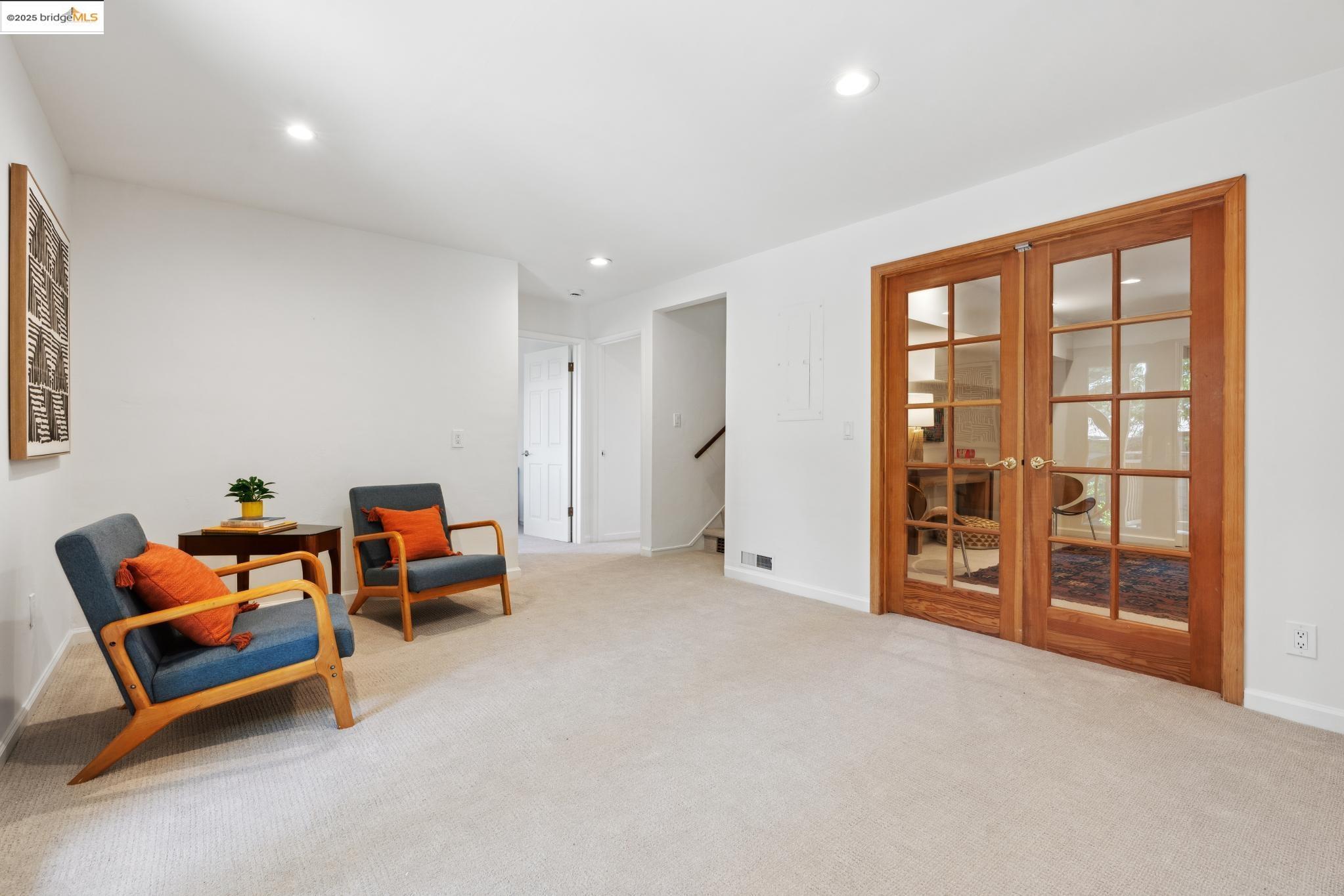 Detail Gallery Image 16 of 56 For Grizzly Peak Blvd, Berkeley,  CA 94708 - 4 Beds | 2/1 Baths
