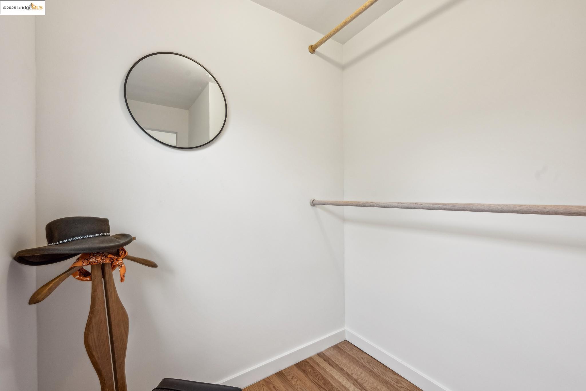 Detail Gallery Image 17 of 56 For Grizzly Peak Blvd, Berkeley,  CA 94708 - 4 Beds | 2/1 Baths