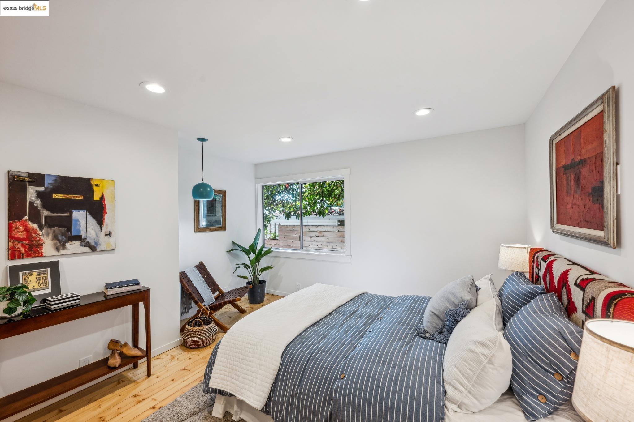 Detail Gallery Image 25 of 56 For Grizzly Peak Blvd, Berkeley,  CA 94708 - 4 Beds | 2/1 Baths