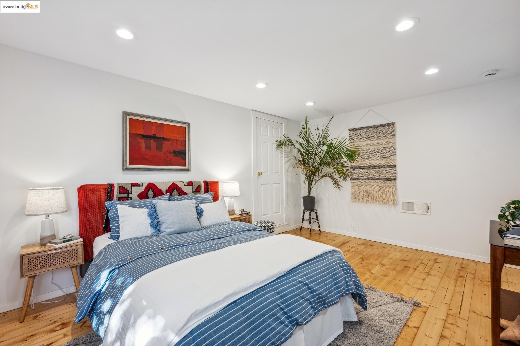 Detail Gallery Image 26 of 56 For Grizzly Peak Blvd, Berkeley,  CA 94708 - 4 Beds | 2/1 Baths