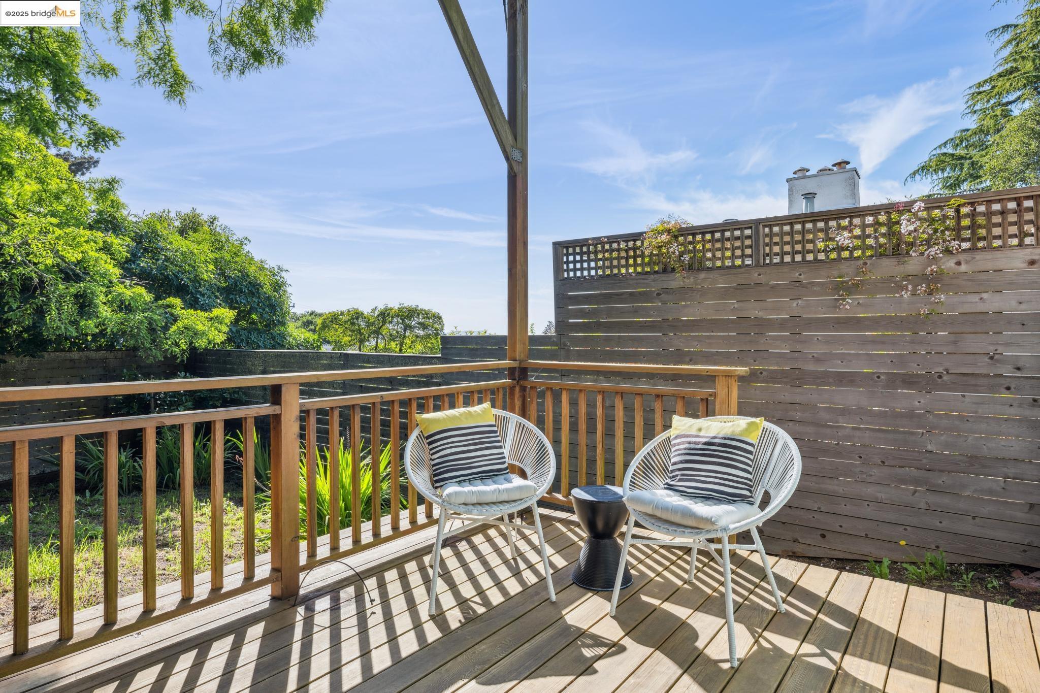 Detail Gallery Image 39 of 56 For Grizzly Peak Blvd, Berkeley,  CA 94708 - 4 Beds | 2/1 Baths
