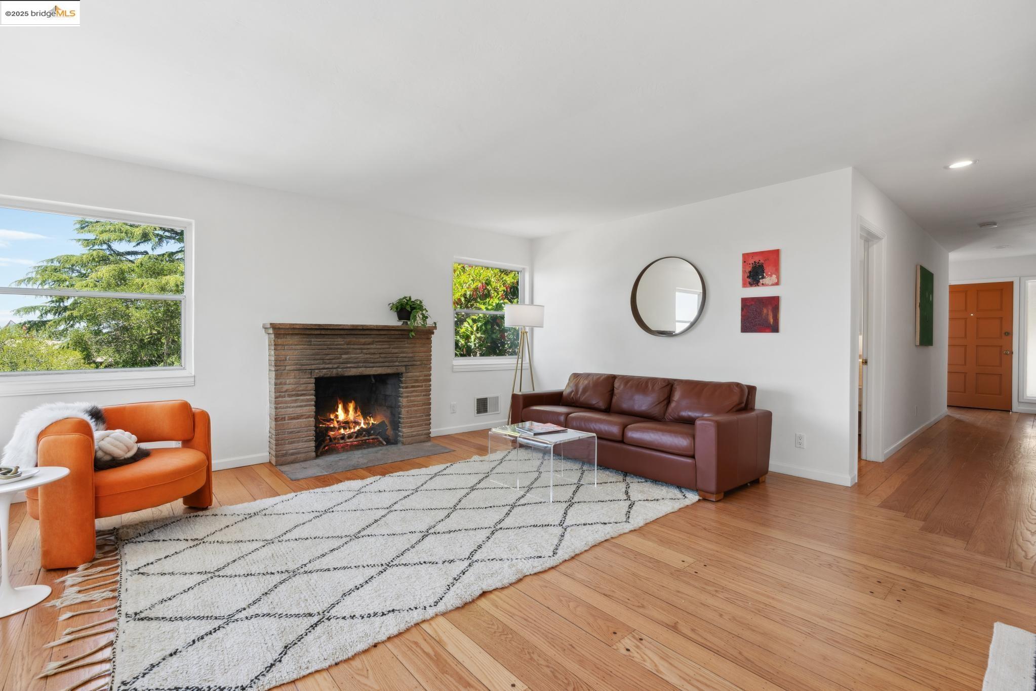 Detail Gallery Image 4 of 56 For Grizzly Peak Blvd, Berkeley,  CA 94708 - 4 Beds | 2/1 Baths