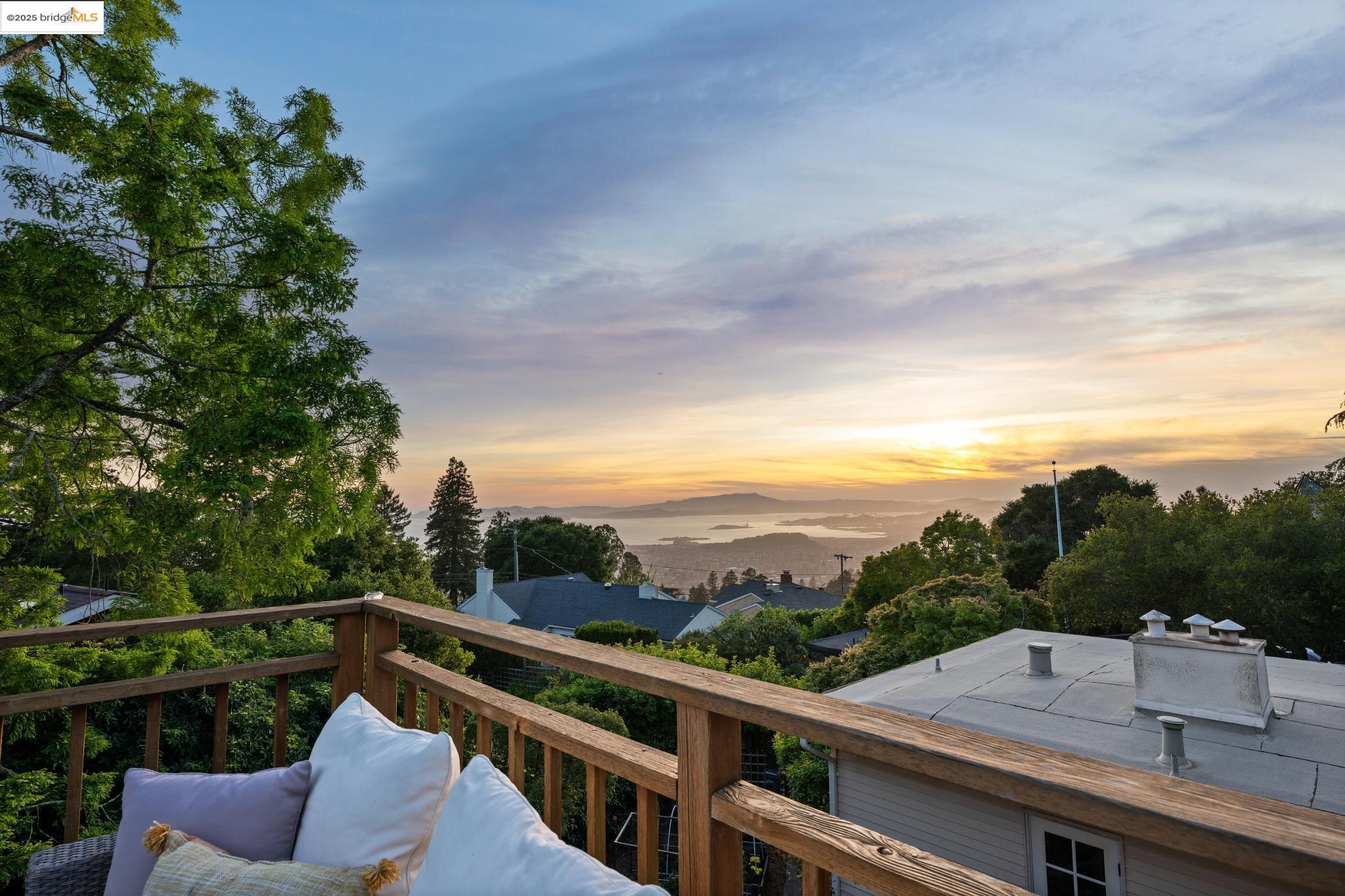 Detail Gallery Image 43 of 56 For Grizzly Peak Blvd, Berkeley,  CA 94708 - 4 Beds | 2/1 Baths