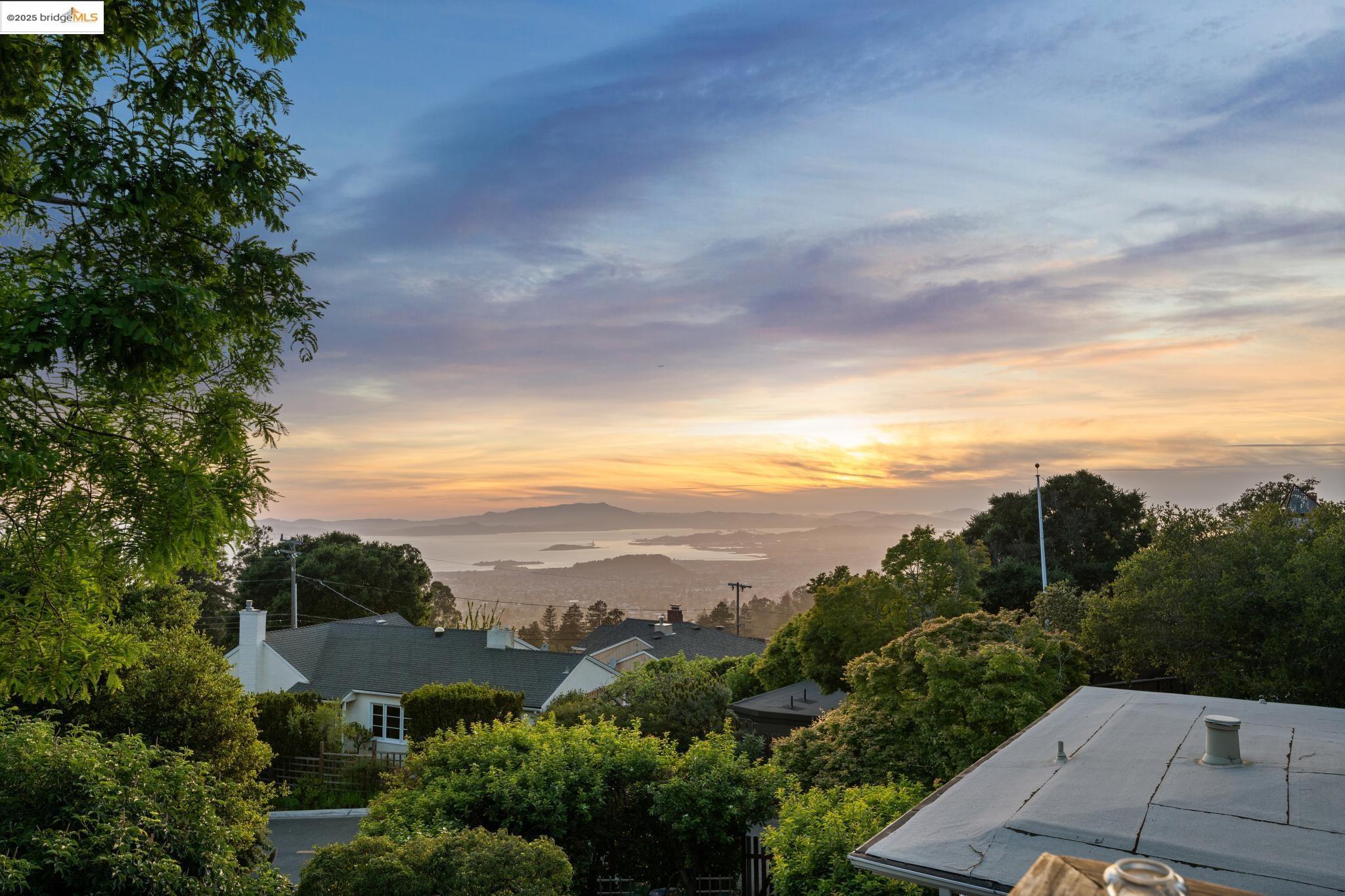 Detail Gallery Image 45 of 56 For Grizzly Peak Blvd, Berkeley,  CA 94708 - 4 Beds | 2/1 Baths