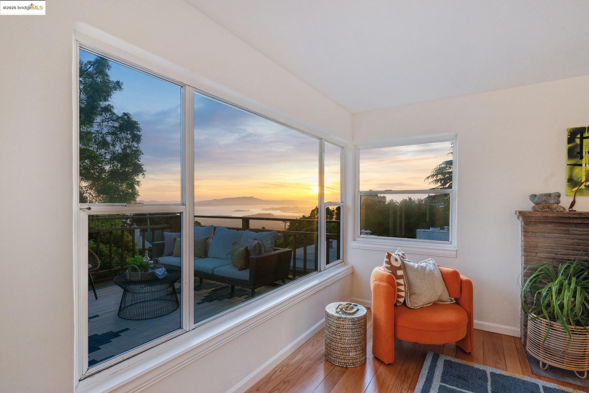 Detail Gallery Image 6 of 56 For Grizzly Peak Blvd, Berkeley,  CA 94708 - 4 Beds | 2/1 Baths