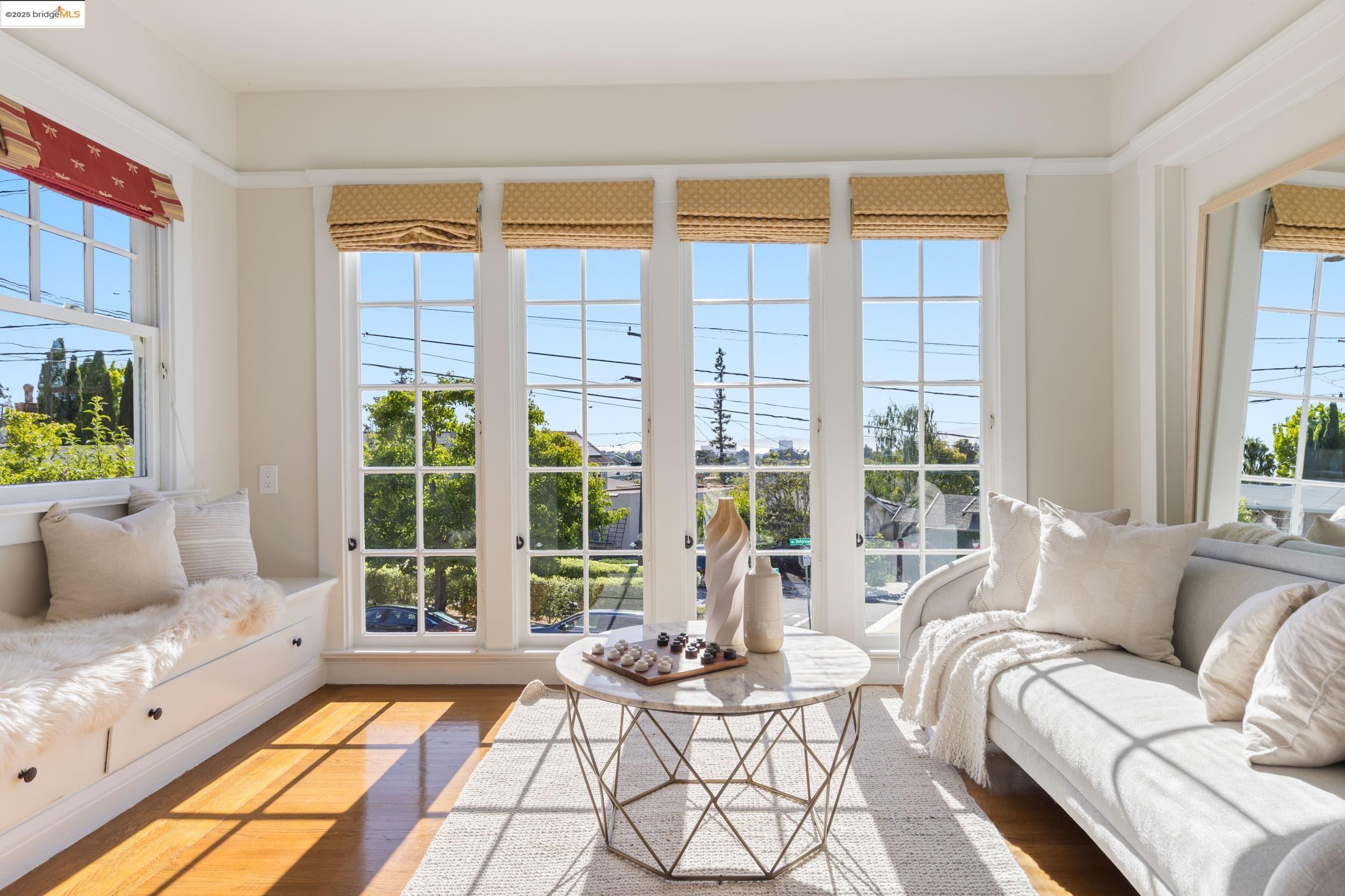 Detail Gallery Image 18 of 39 For 5500 Carlton St, Oakland,  CA 94618 - 3 Beds | 2 Baths