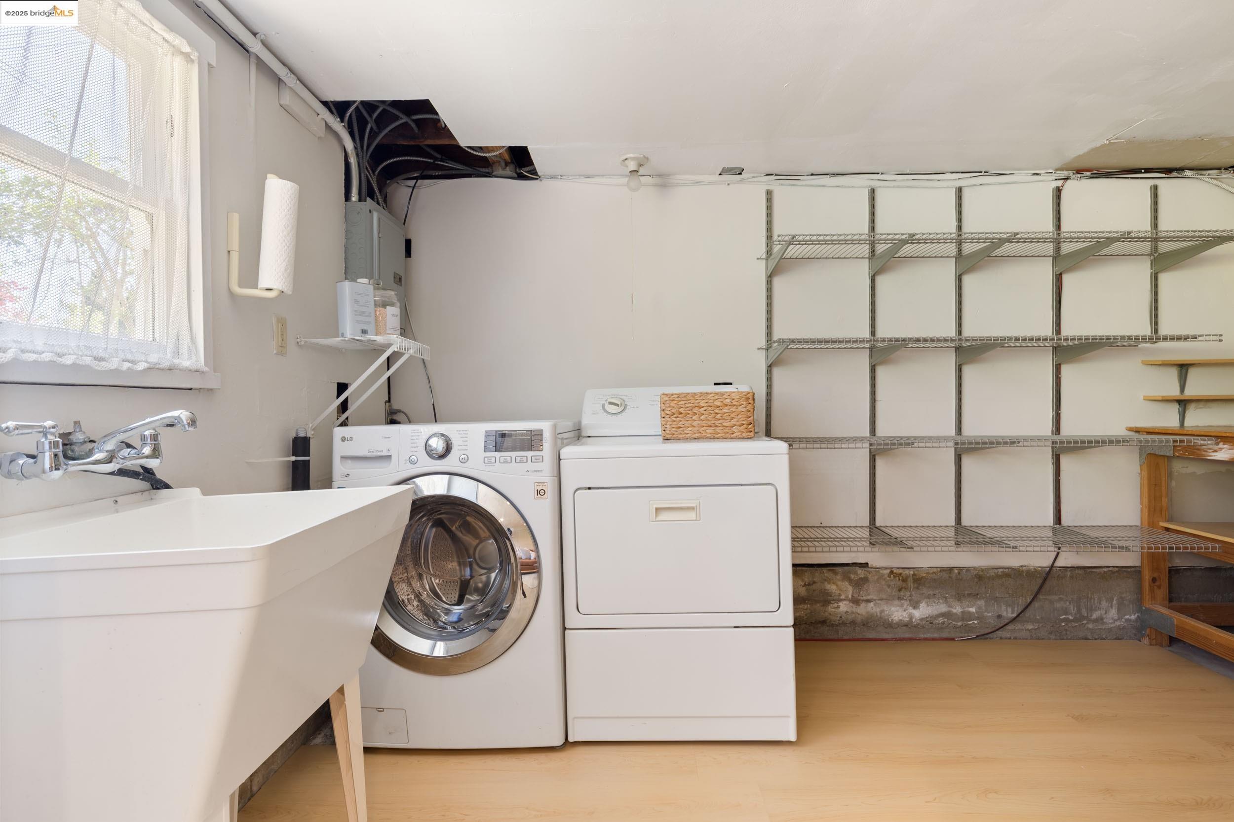 Detail Gallery Image 20 of 39 For 5500 Carlton St, Oakland,  CA 94618 - 3 Beds | 2 Baths