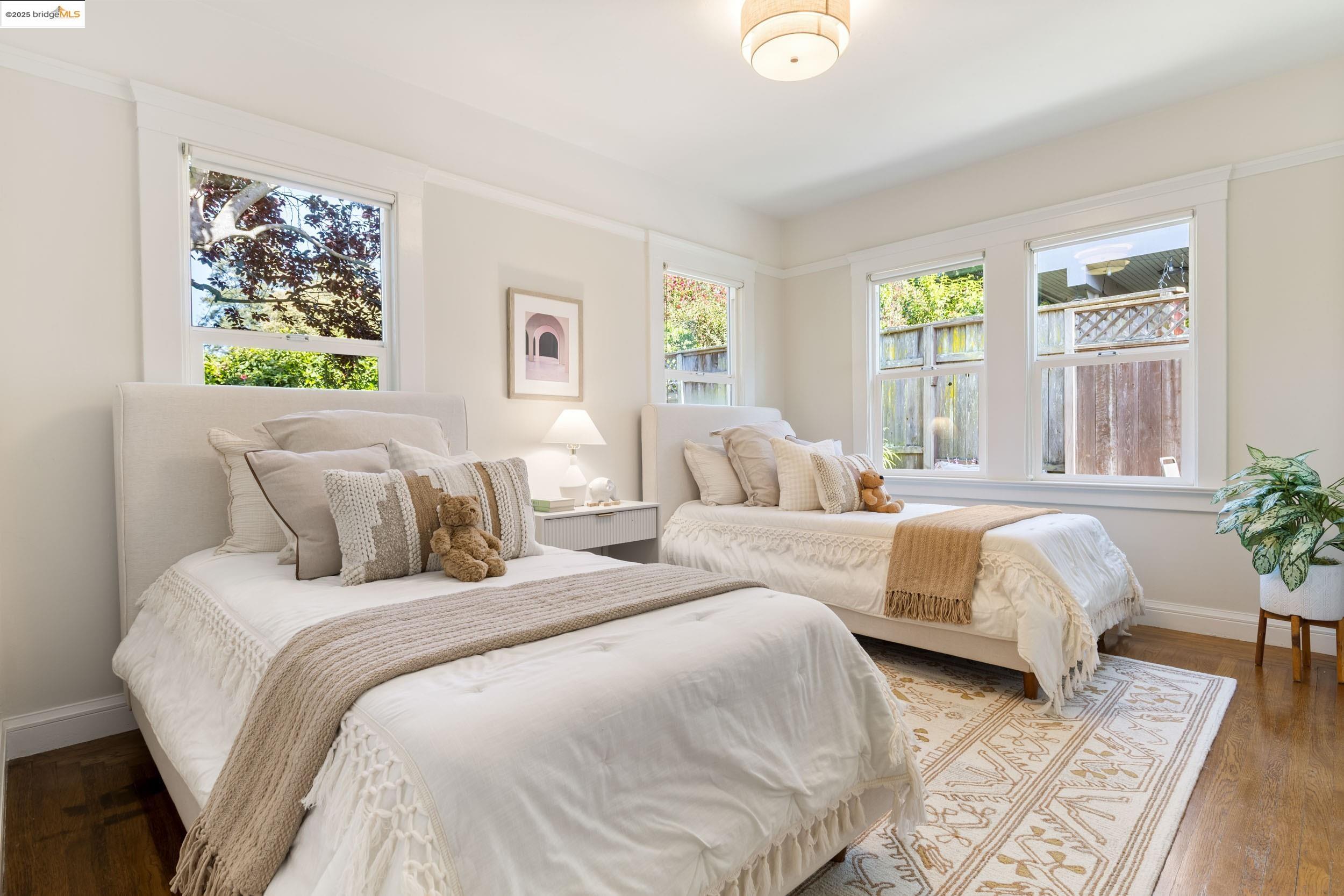 Detail Gallery Image 23 of 39 For 5500 Carlton St, Oakland,  CA 94618 - 3 Beds | 2 Baths