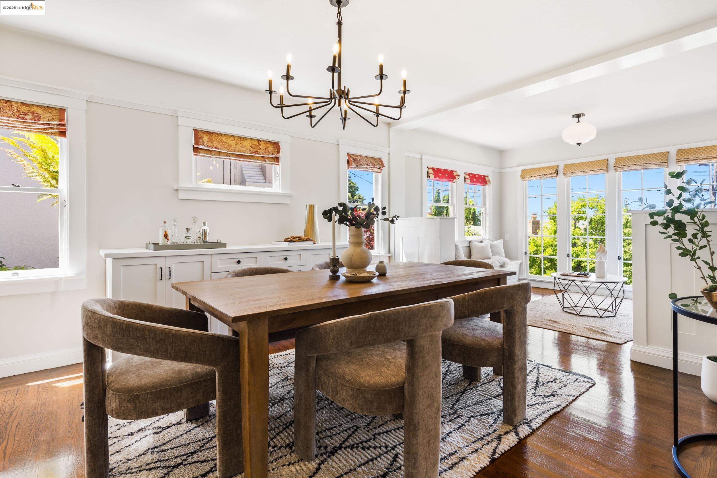 Detail Gallery Image 9 of 39 For 5500 Carlton St, Oakland,  CA 94618 - 3 Beds | 2 Baths