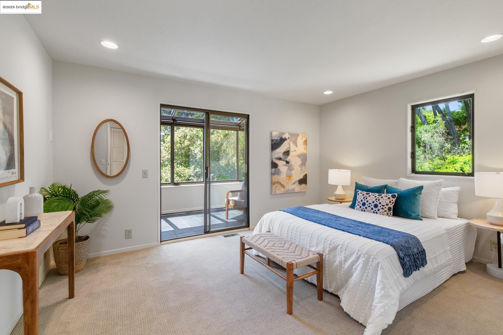 Detail Gallery Image 13 of 31 For 6766 Armour Dr, Oakland,  CA 94611 - 2 Beds | 2 Baths