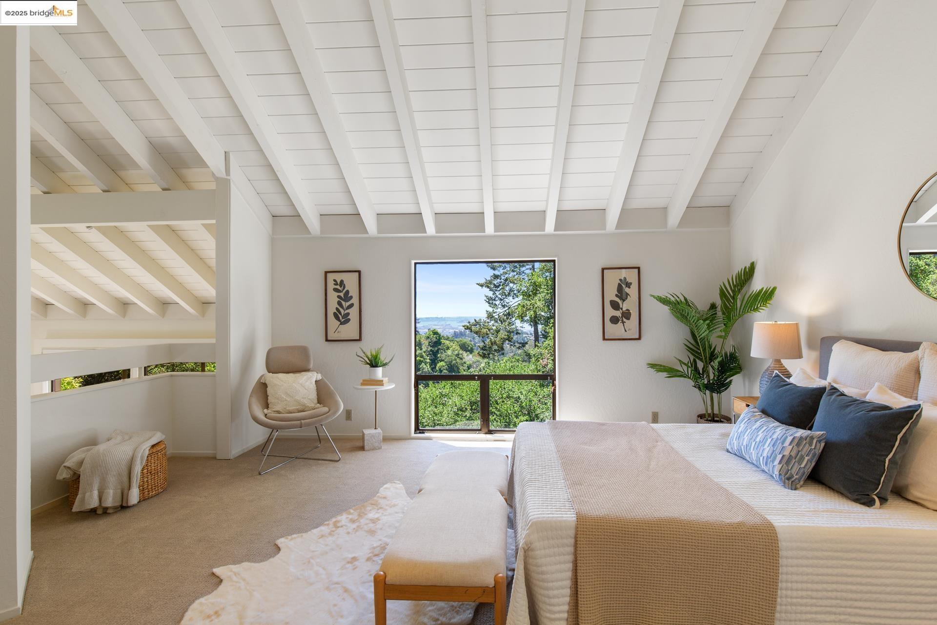 Detail Gallery Image 17 of 31 For 6766 Armour Dr, Oakland,  CA 94611 - 2 Beds | 2 Baths
